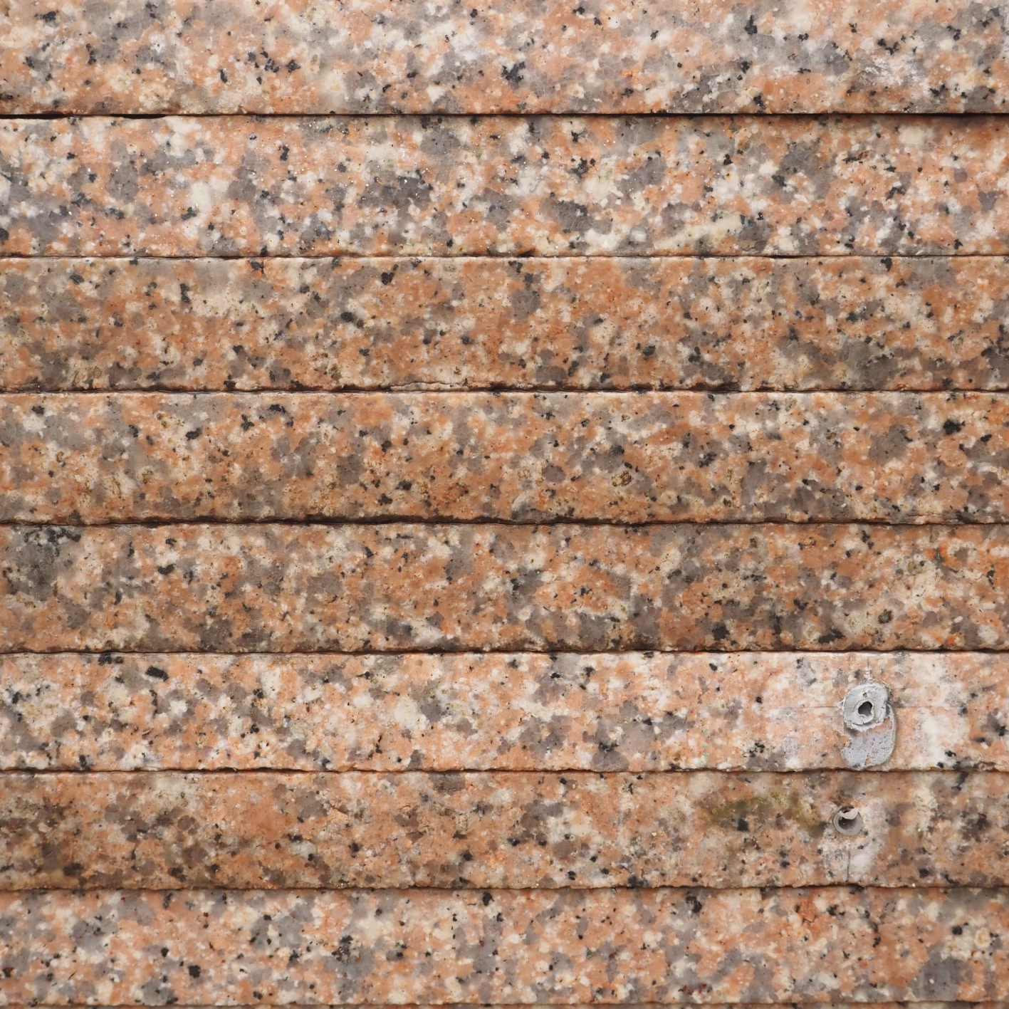 Red granite slab (66,5 x 66,5 cm) - Sold per m2