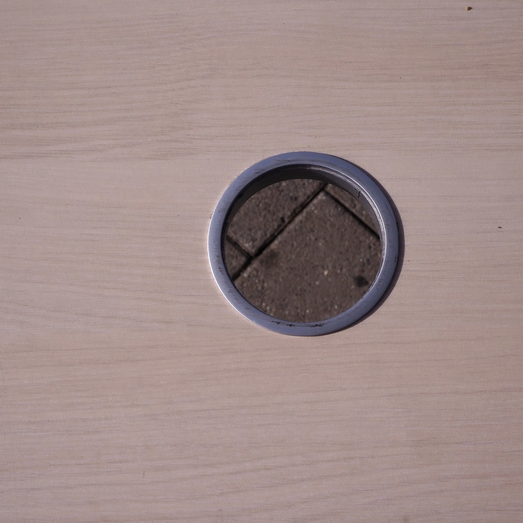 Adjustable office table