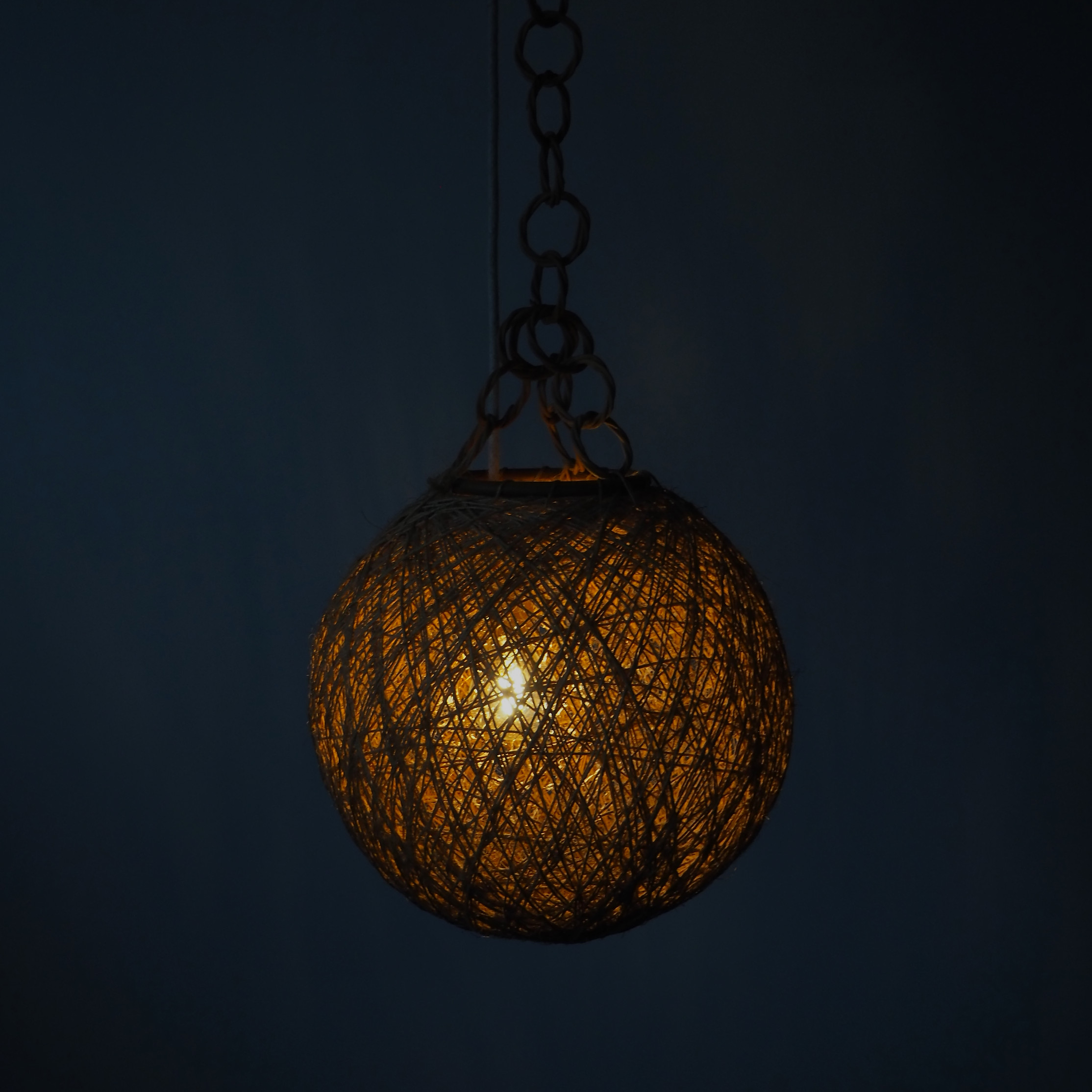 Rattan hanging light (25 cm)