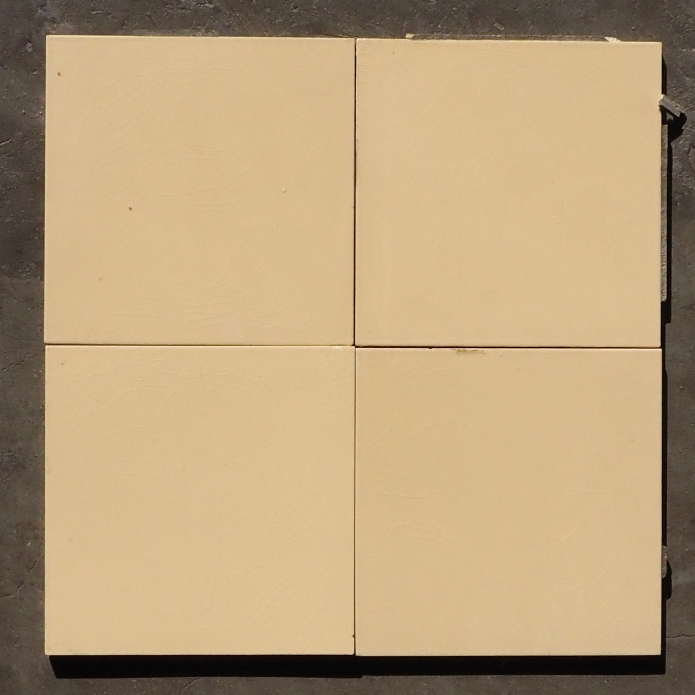 Batch of off-white ceramic wall tiles (+/- X m2)
