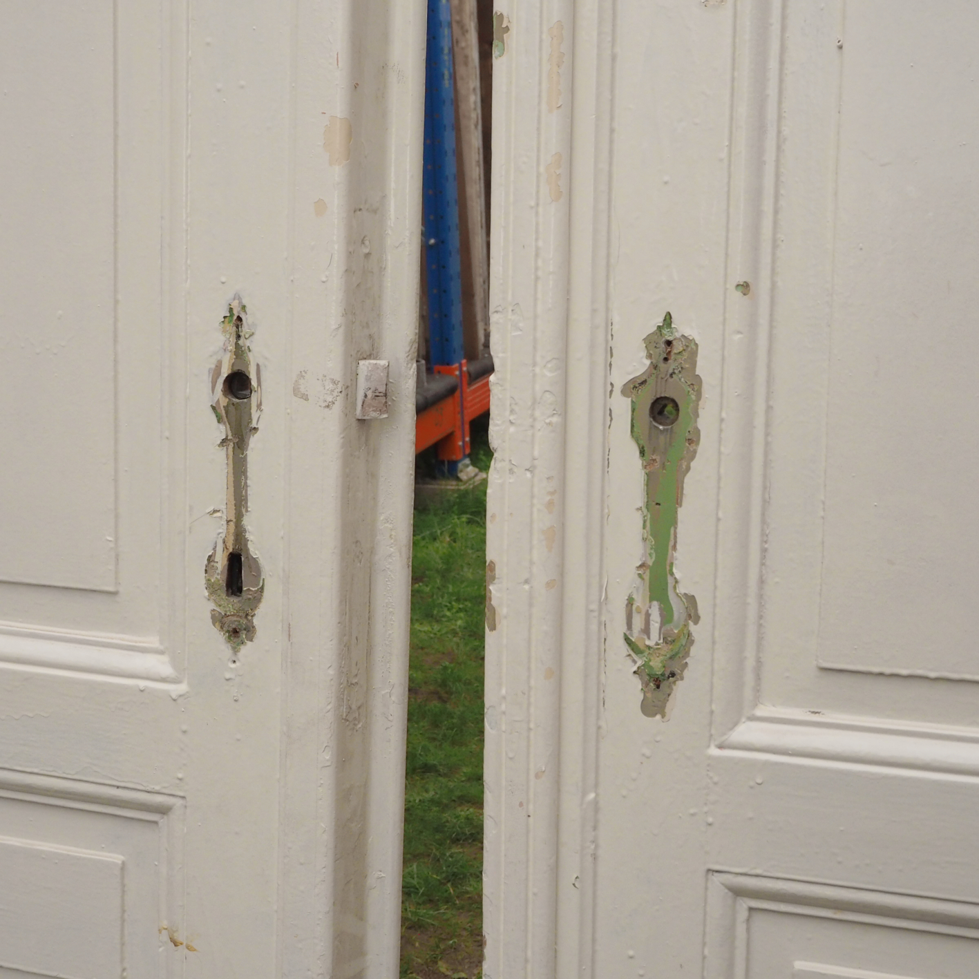 Double door in painted wood (H. 297 cm x (2 x W. 72,5 cm))