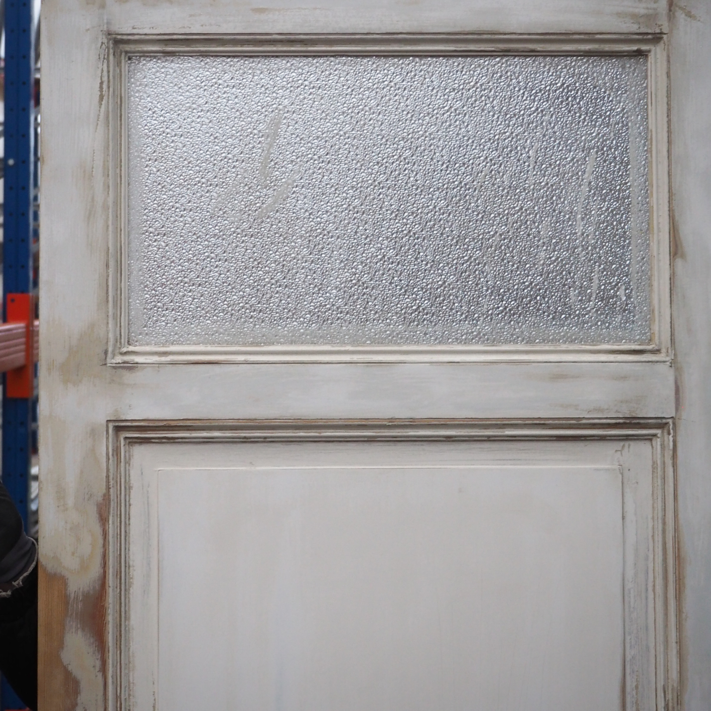 Door in painted wood with textured glass panel (H. 215 x W. 82 cm) - Right