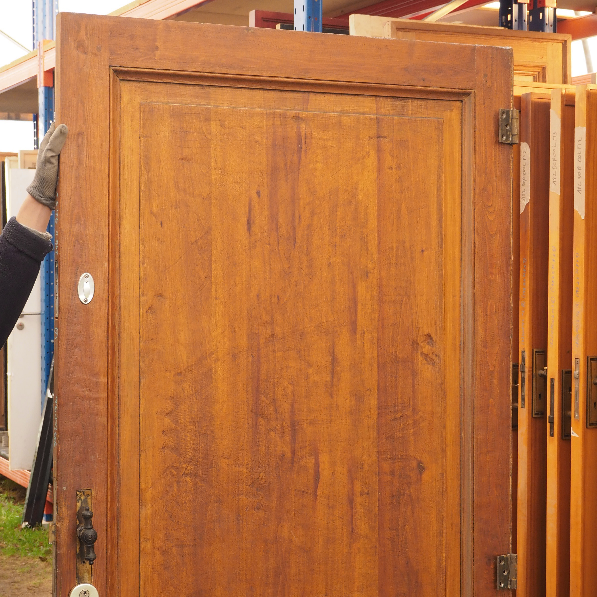 Wooden door (H. 214 x W. 92,5 cm) - Left