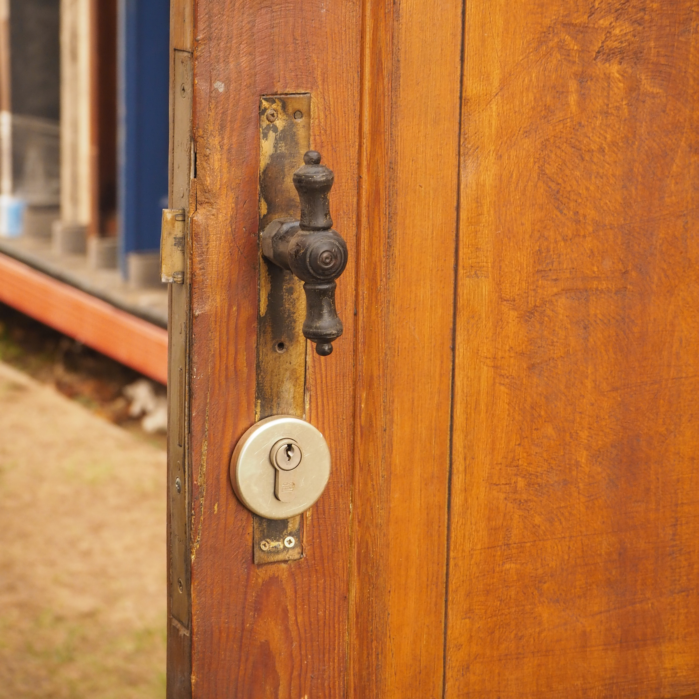 Wooden door (H. 214 x W. 92,5 cm) - Left