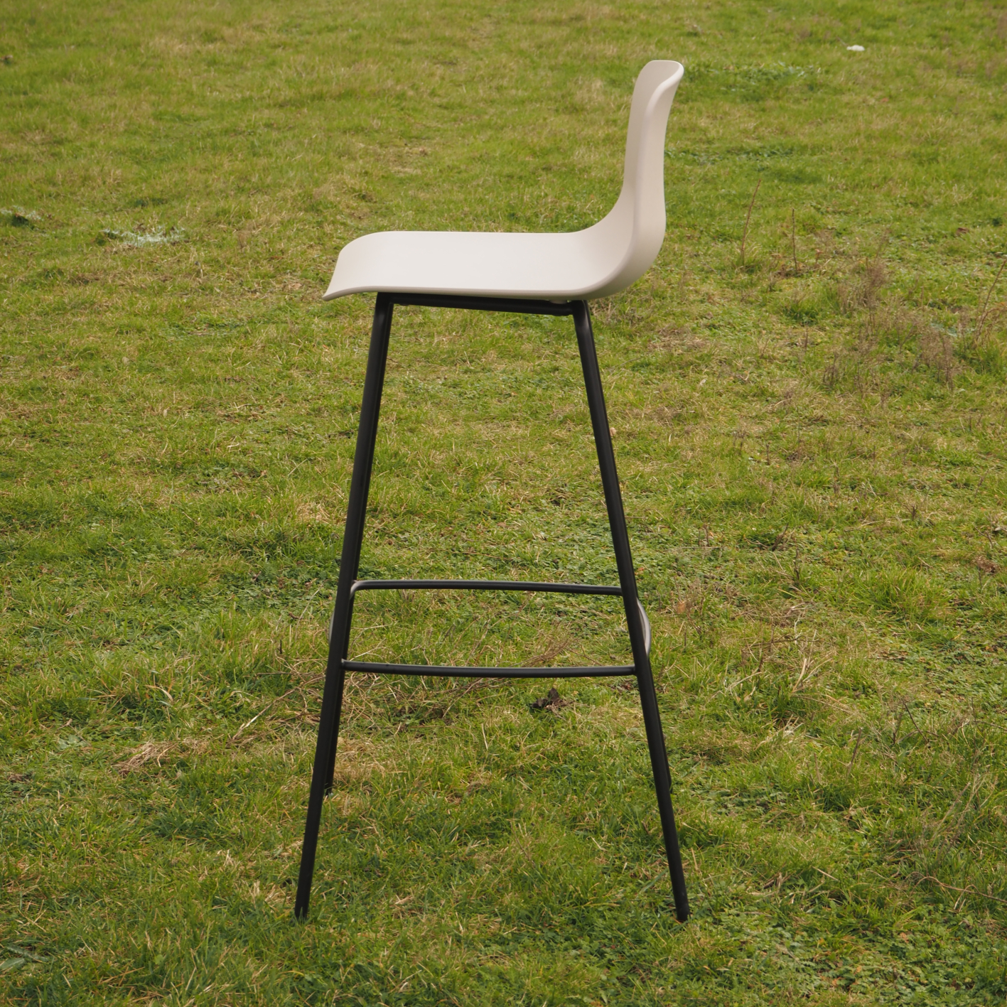 Counter chair 'Varya' by Simon Pengelly for Inclass - Beige