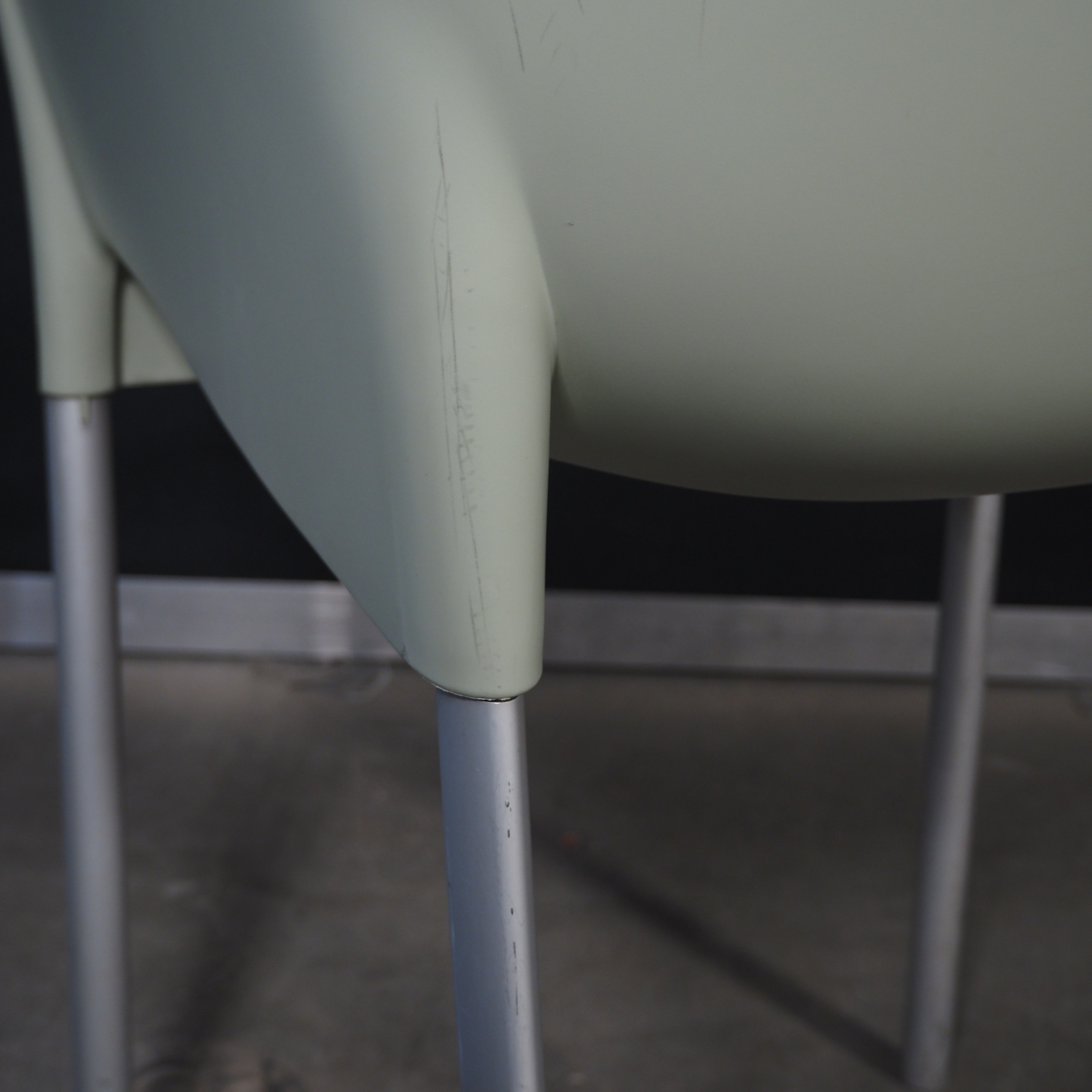 Armchair 'Dr. NO' by Philippe Starck for Kartell (ca. 1997) - Almond green