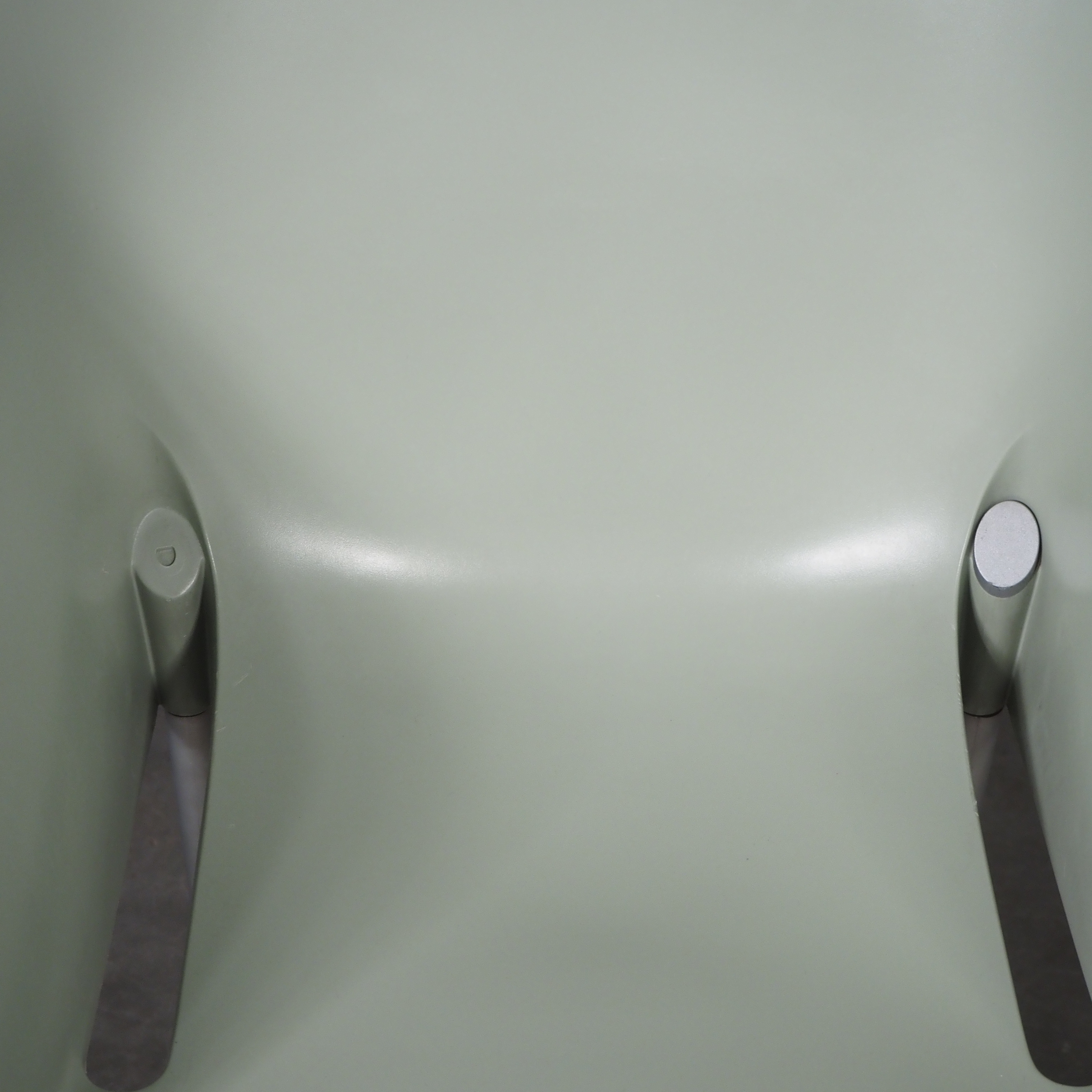 Armchair 'Dr. NO' by Philippe Starck for Kartell (ca. 1997) - Almond green | Rotor 