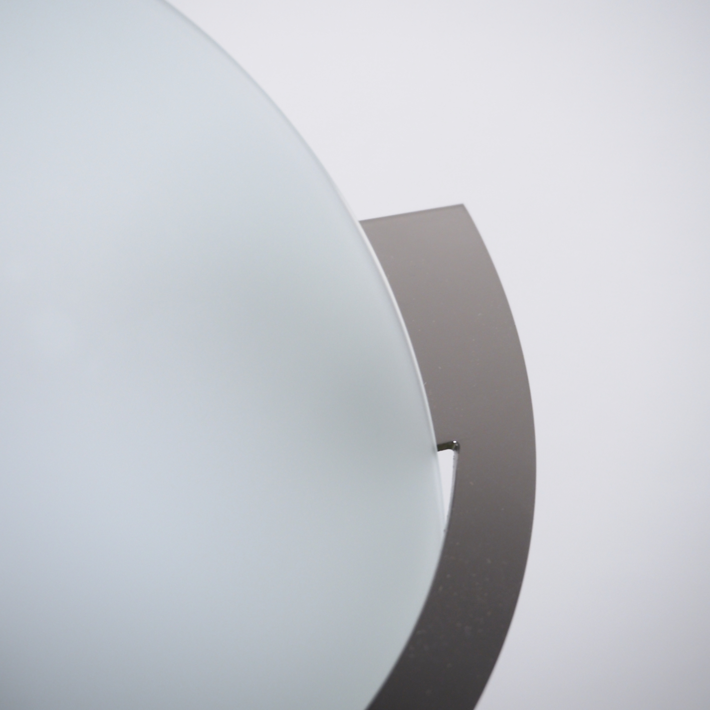 Wall light in frosted glass and polished brass by Holtkötter Leuchten - Silver