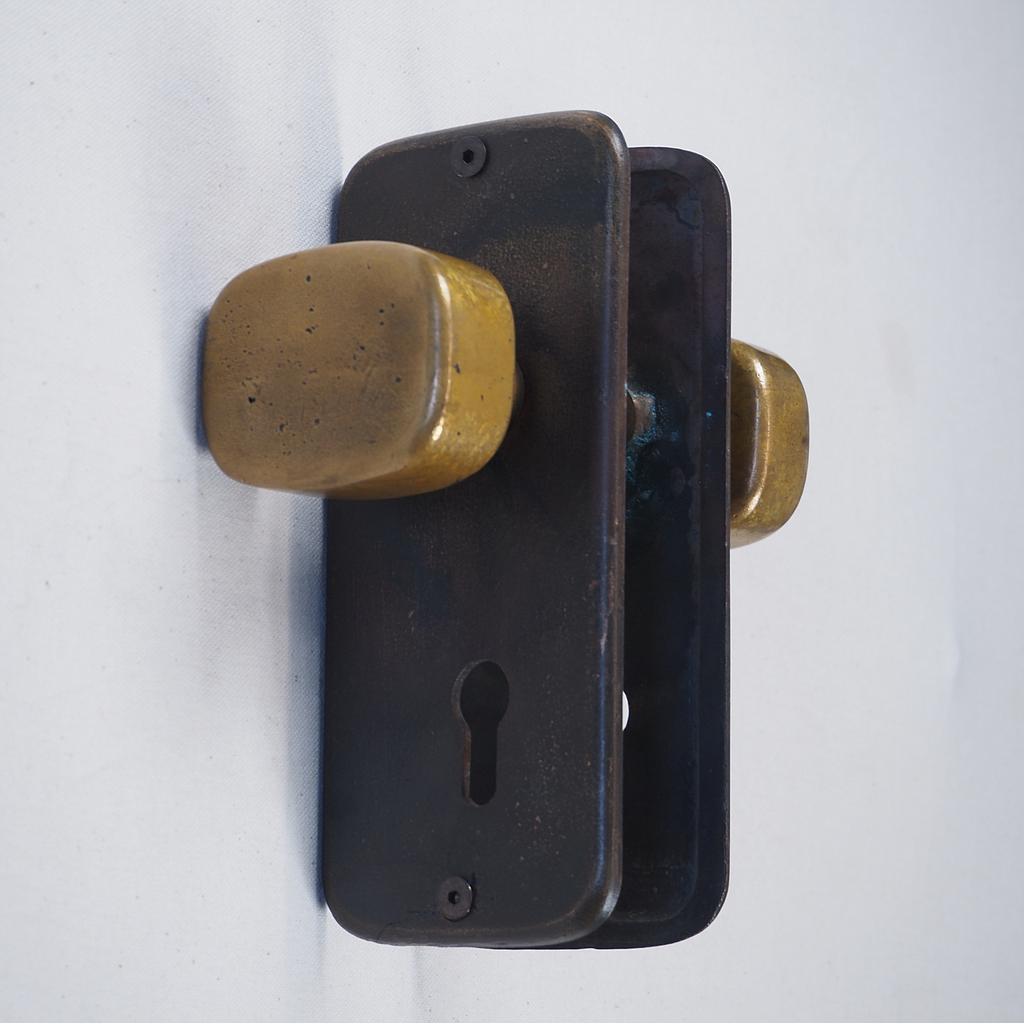 Door handle in solid bronze by Jules Wabbes (ca. 1970)