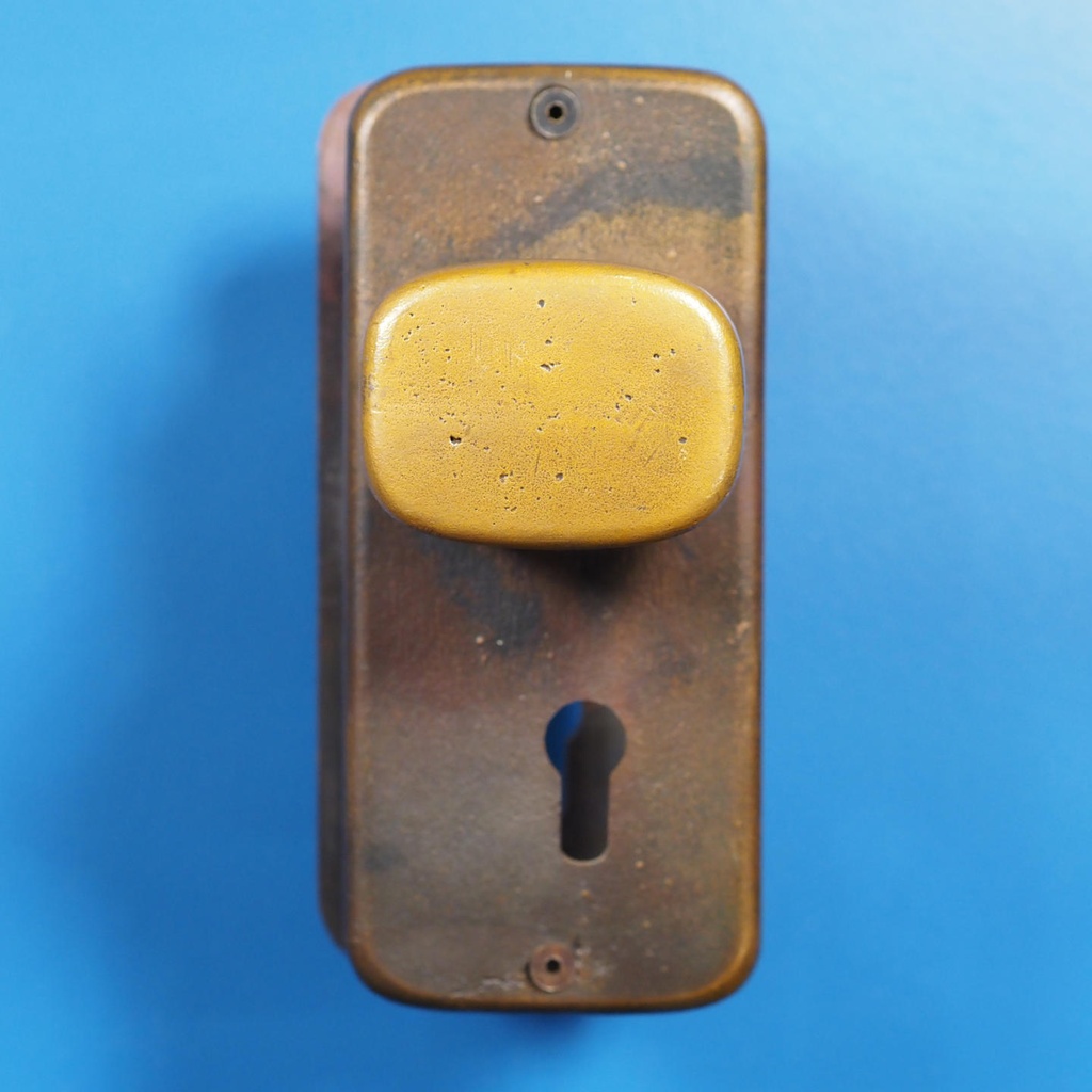 Door handle in solid bronze by Jules Wabbes (ca. 1970)