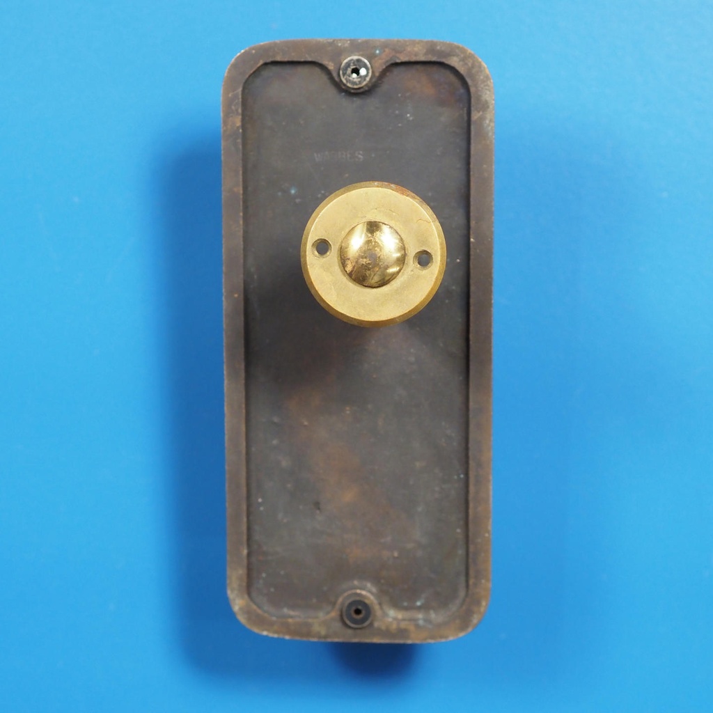 Cabinet handle in solid bronze by Jules Wabbes (ca. 1970)