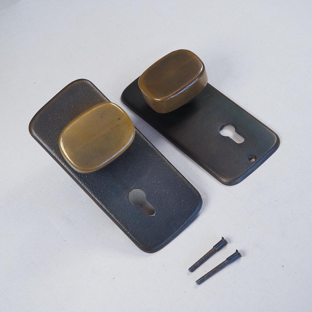 Door handle in solid bronze by Jules Wabbes (ca. 1970)