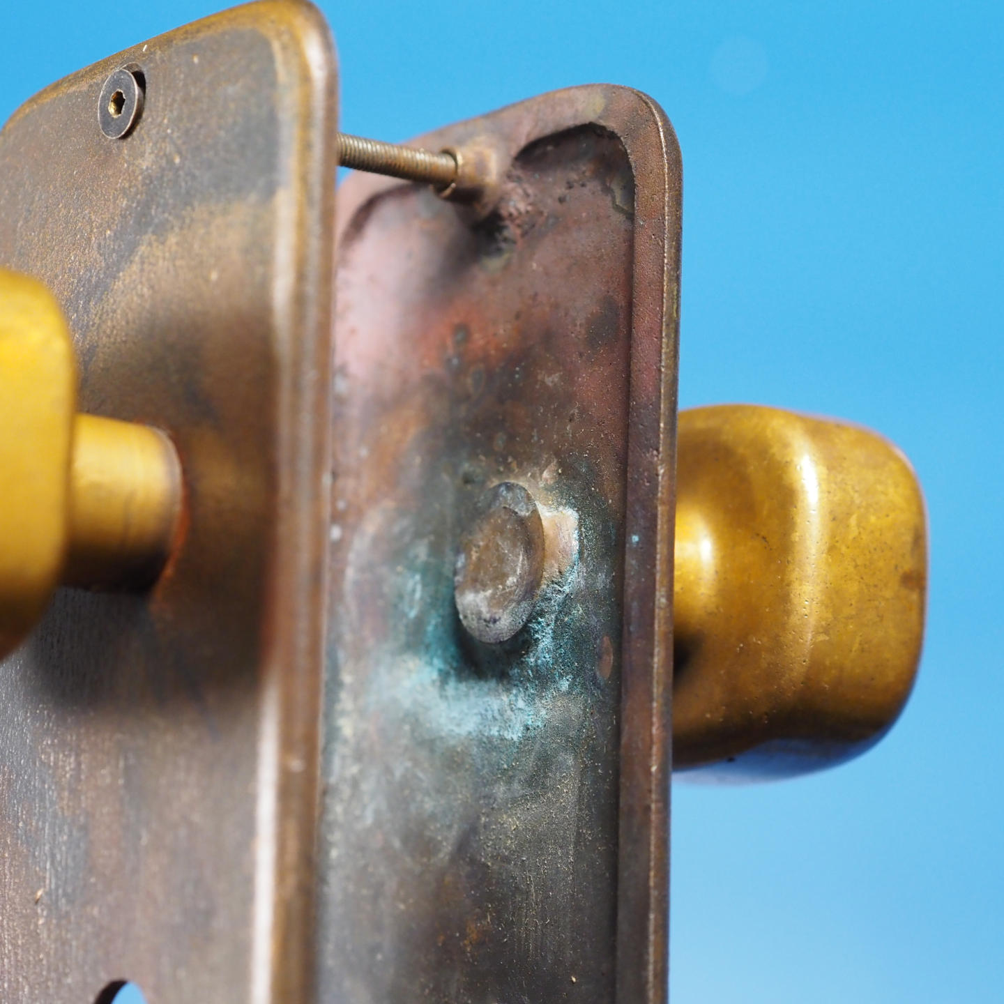 Fixed door handle in solid bronze by Jules Wabbes (ca. 1970)