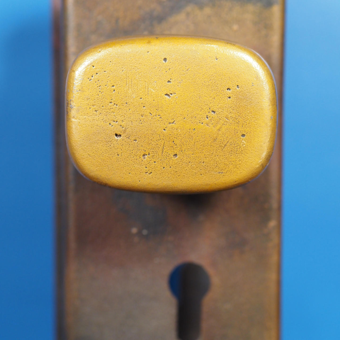 Fixed door handle in solid bronze by Jules Wabbes (ca. 1970)