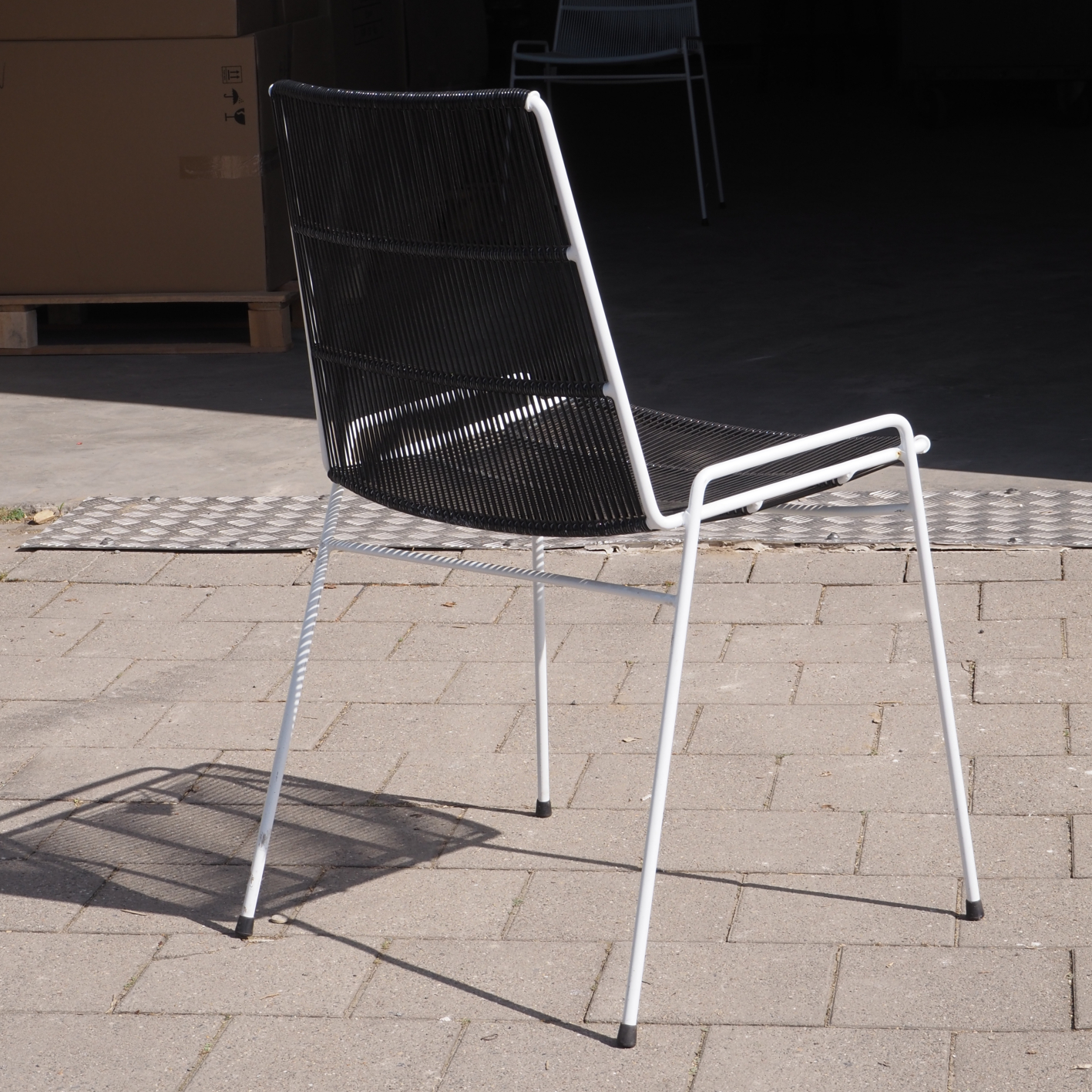 Exterior chair 'Abaco' by Paola Navone for Serax - White/Black