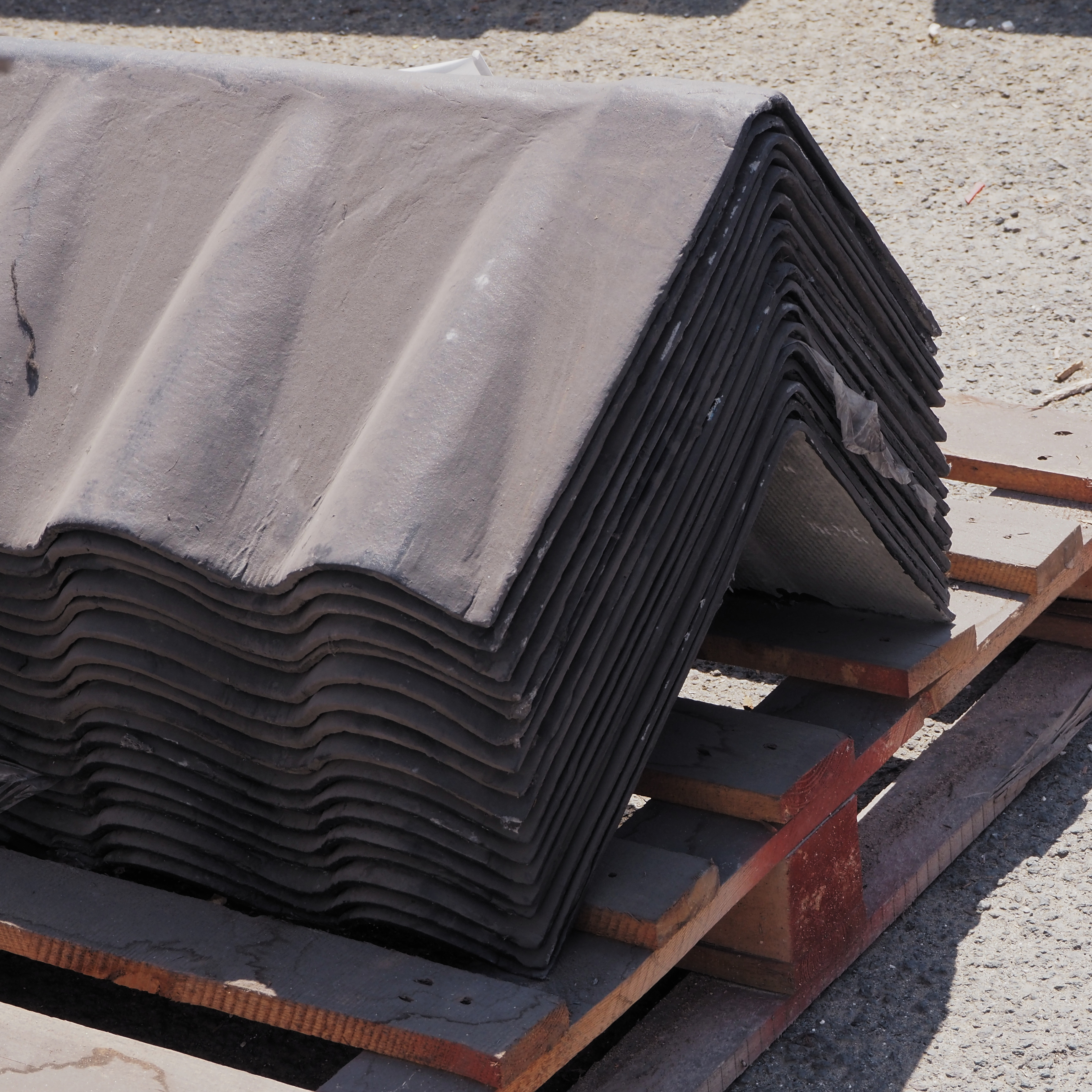 Batch of bitumen roofing tiles 'Carbon' (16 pc.)