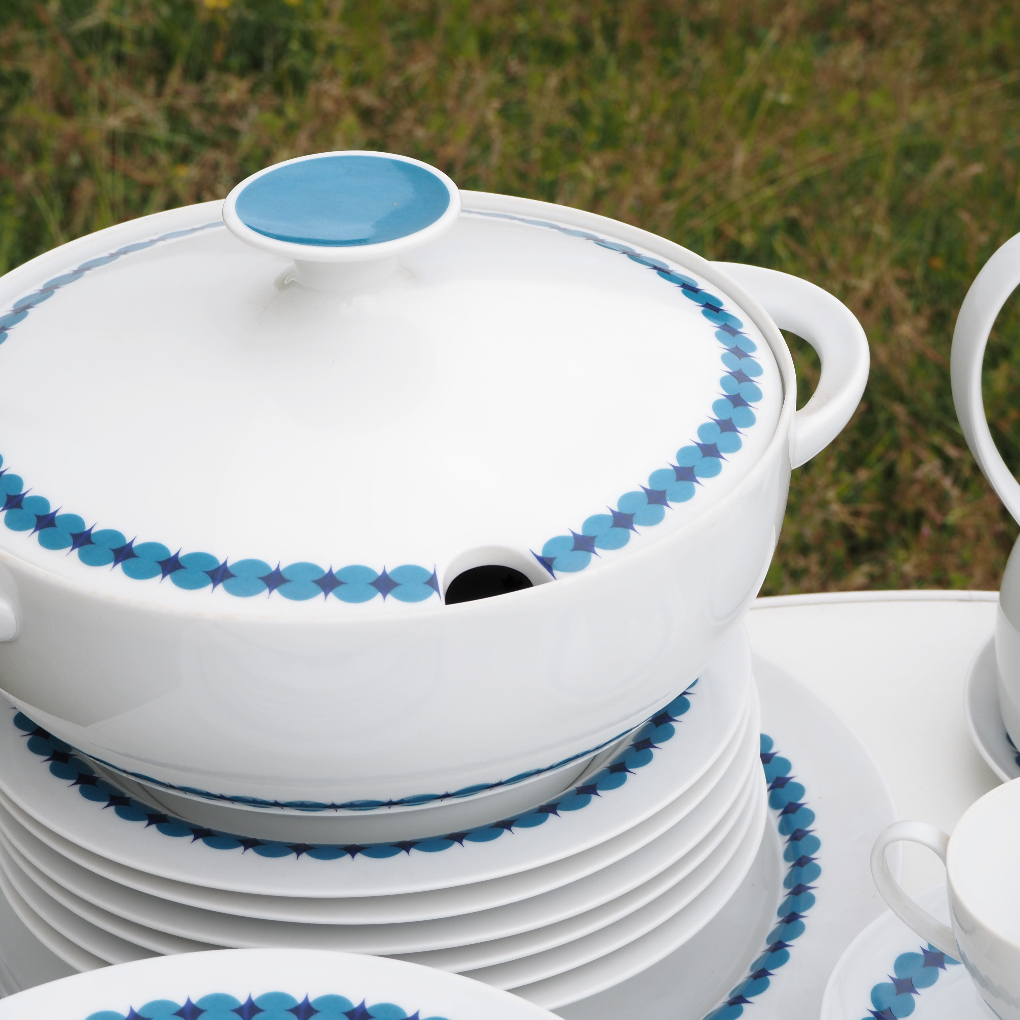 Dinner set in porcelain by Thomas, Germany (ca. 1960)