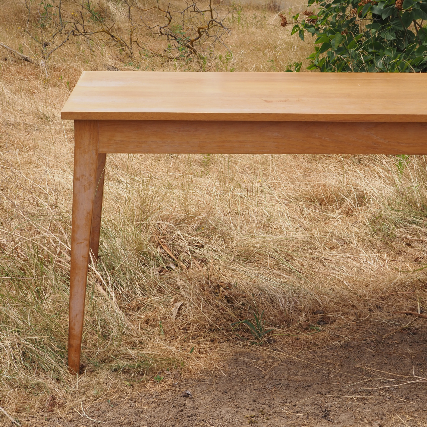 Table 'T-Bone' by bOb Van Reeth in solid oak (160 x 79 cm)
