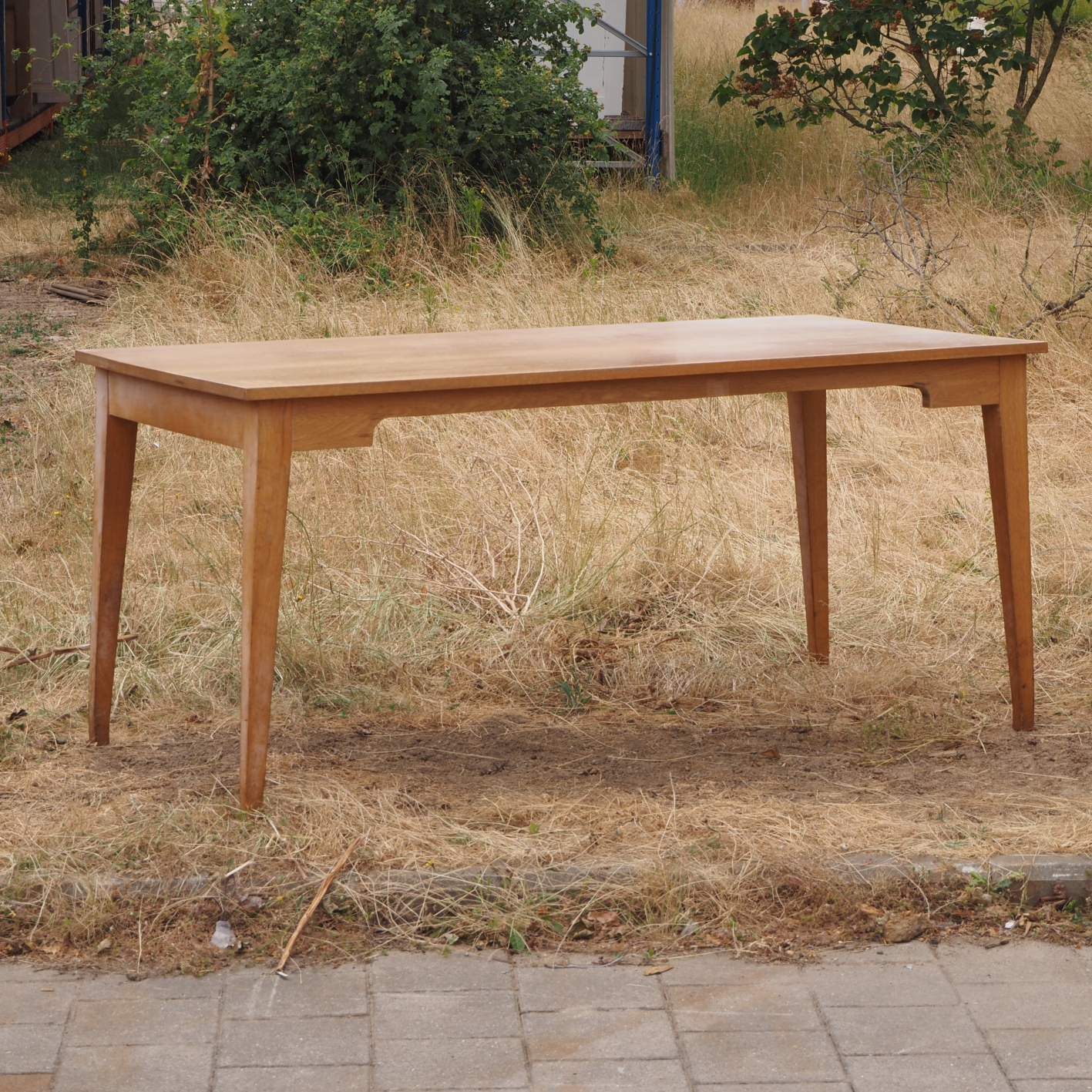 Table 'T-Bone' by bOb Van Reeth in solid oak (160 x 79 cm)