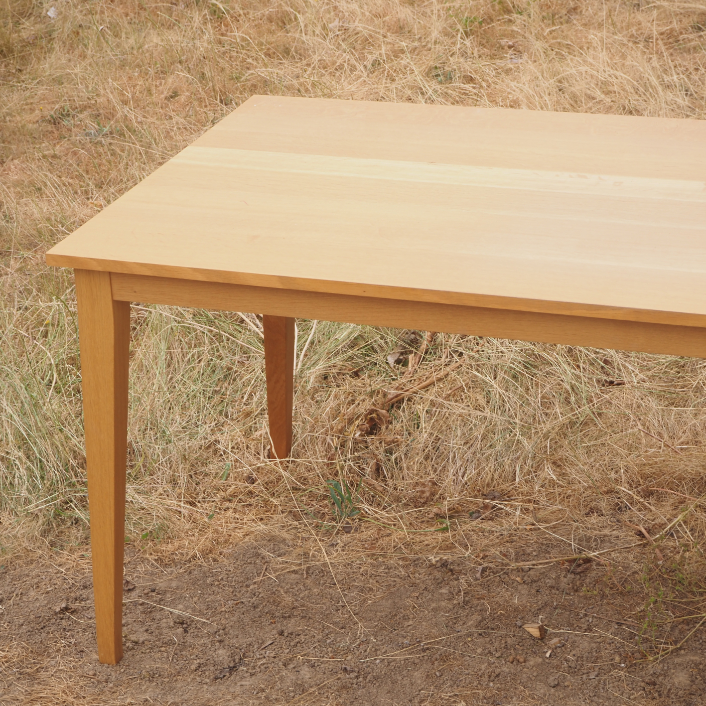 Table in solid oak (200/160 x 99,5/80 cm)