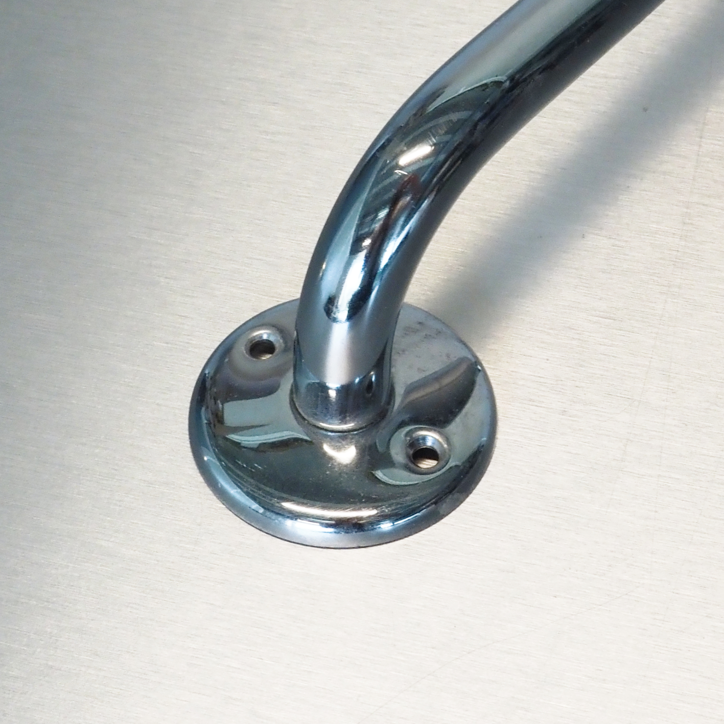 Pull handle in chromed aluminium (copy)