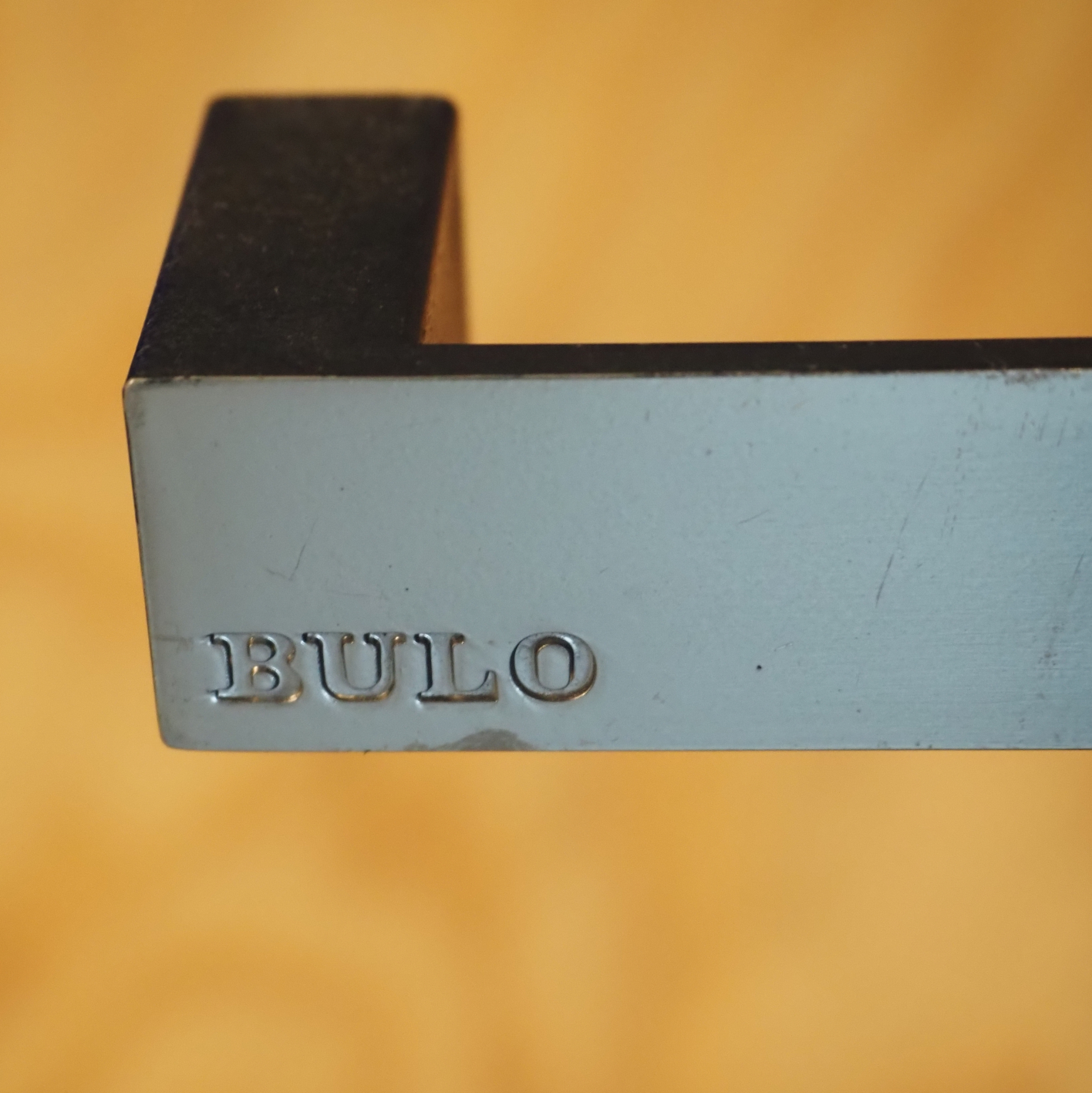 Cabinet handle in steel by Bulo