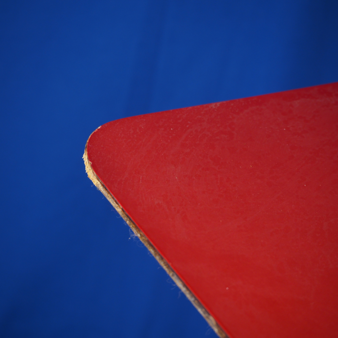 Bevelled laminated particle board (35 x 45 cm) - Red