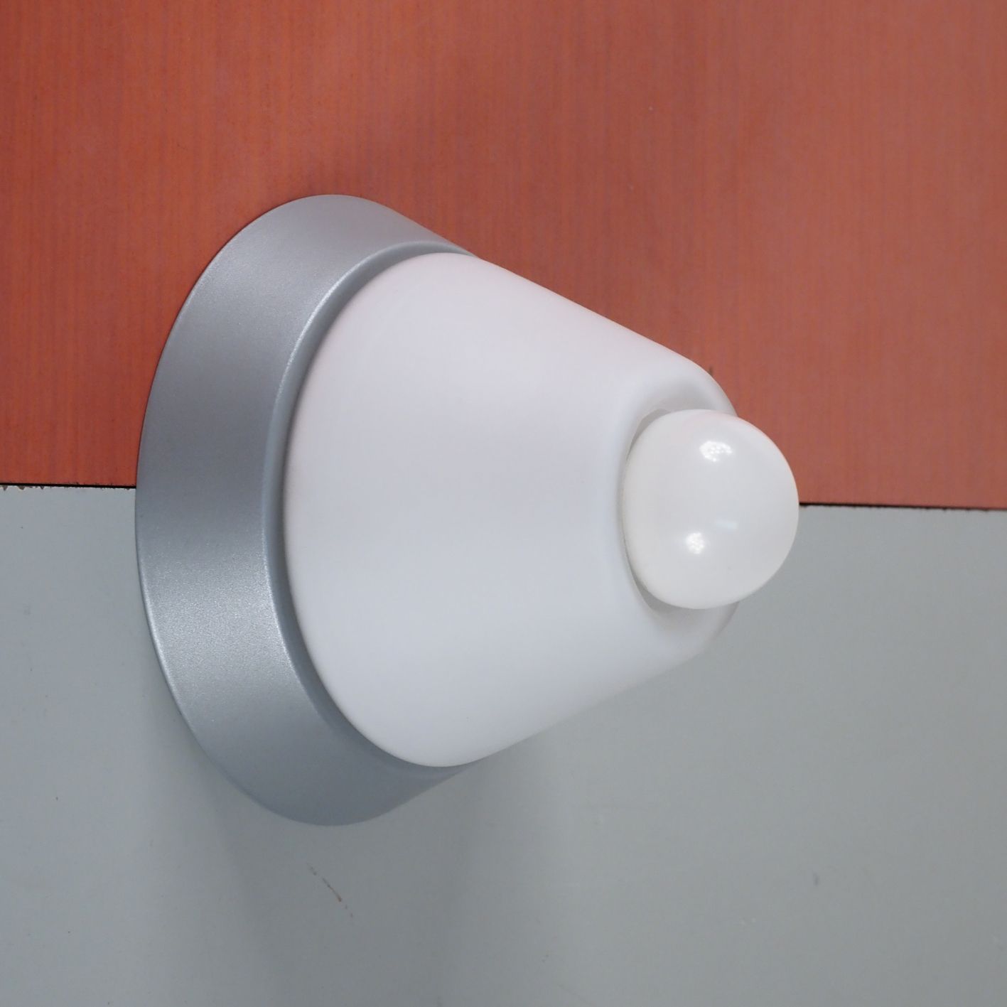 Wall/Ceiling light 'Nin' by Milan - White