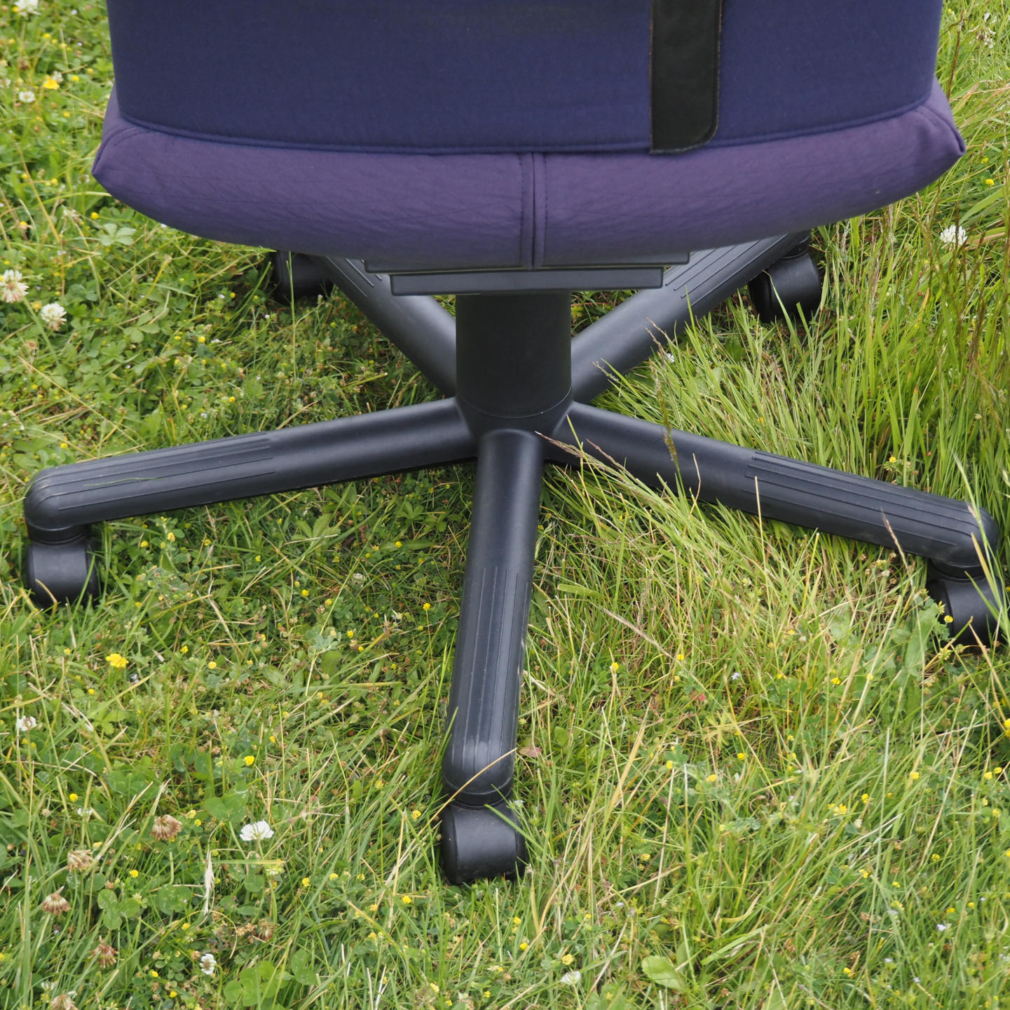 Swivel office chair 'Figura' by Mario Bellini for Vitra (ca. 1984)