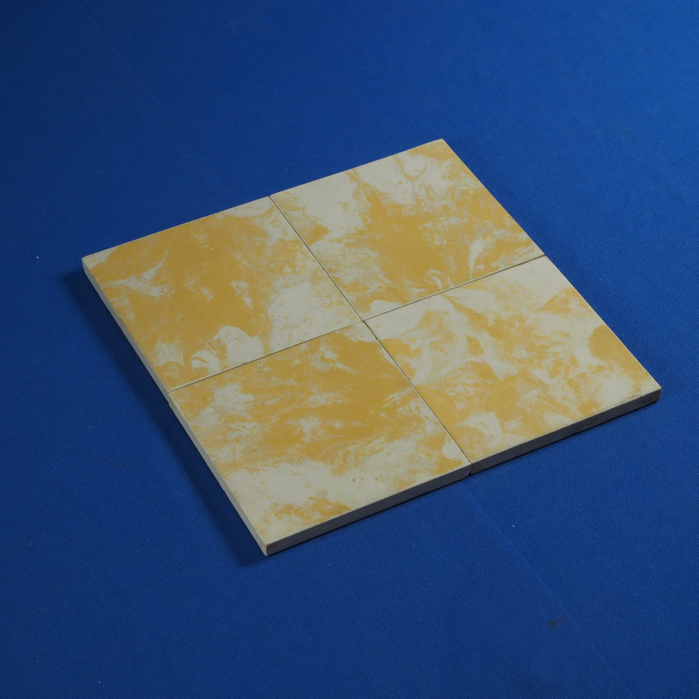 Flamed yellow ceramic tiles by Dekoramik (10 x 10 cm)