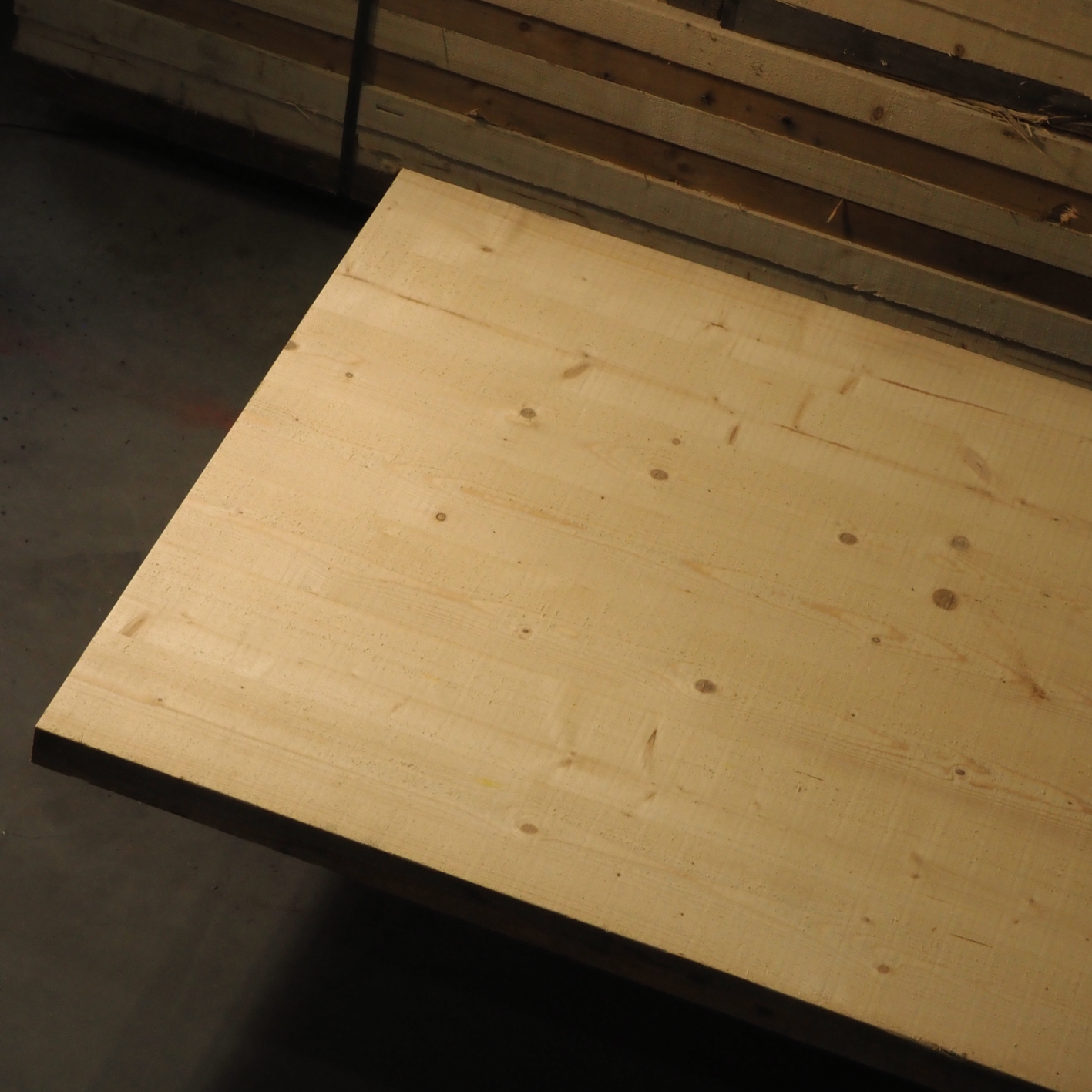 Glued laminated timber panel (5.5 cm thick)