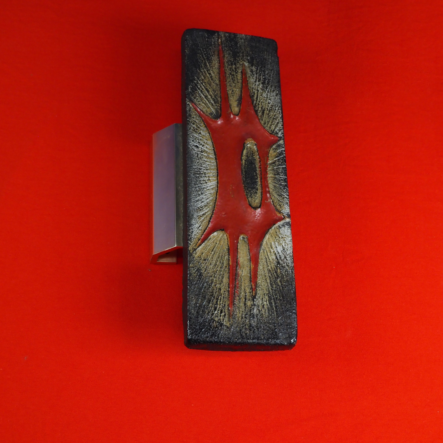 Door handle in matt enameled ceramic and aluminium (ca. 1970)