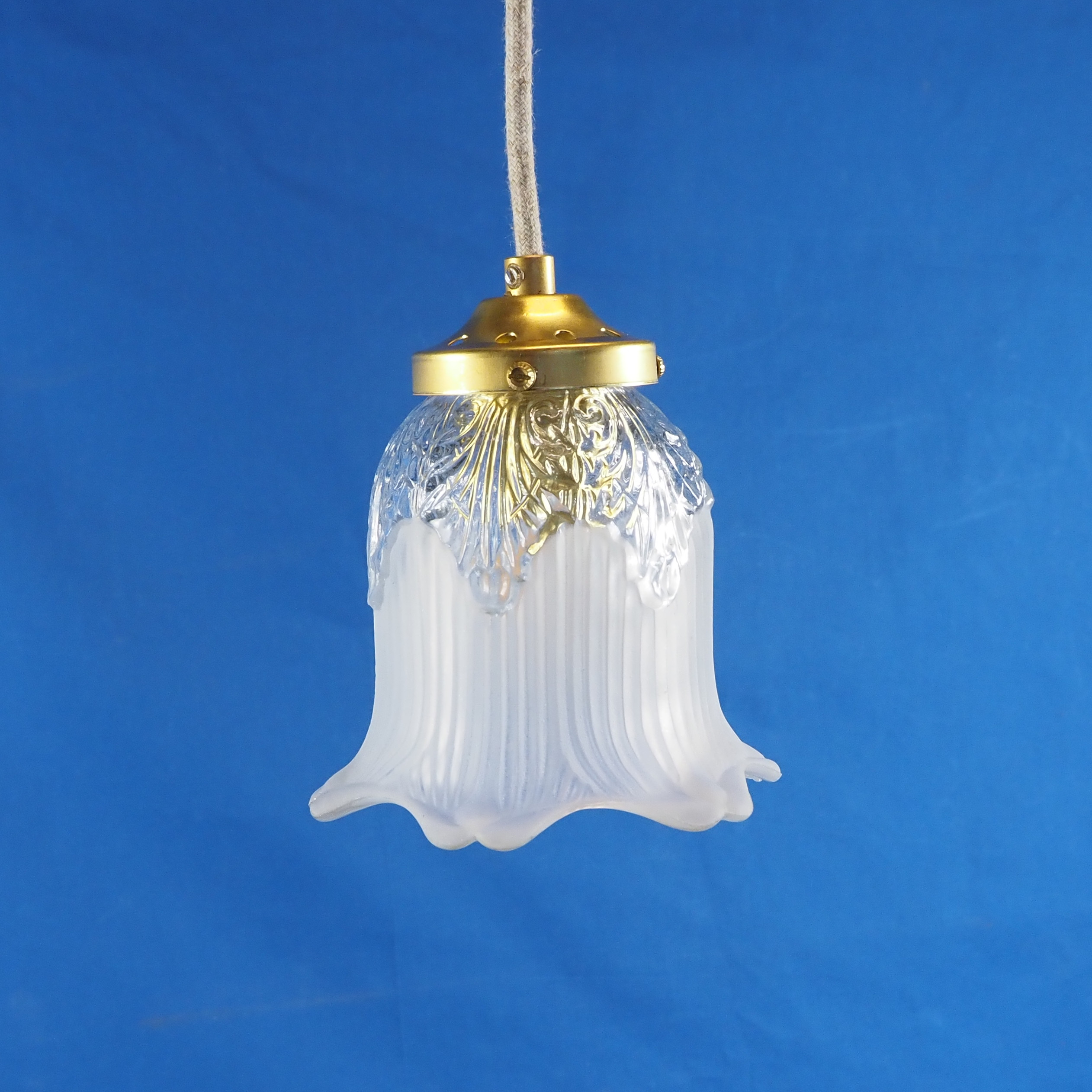 Hanging light 'Morton' in textured glass