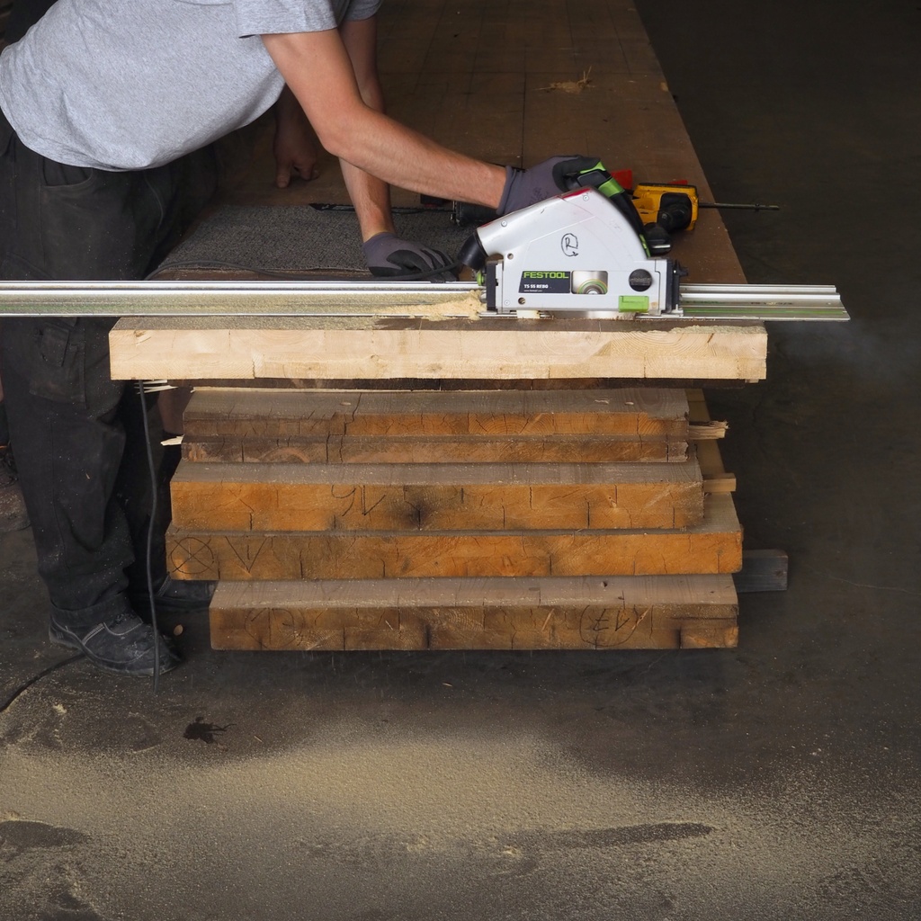 Glued laminated timber panel (5.5 cm thick - 270 cm length)