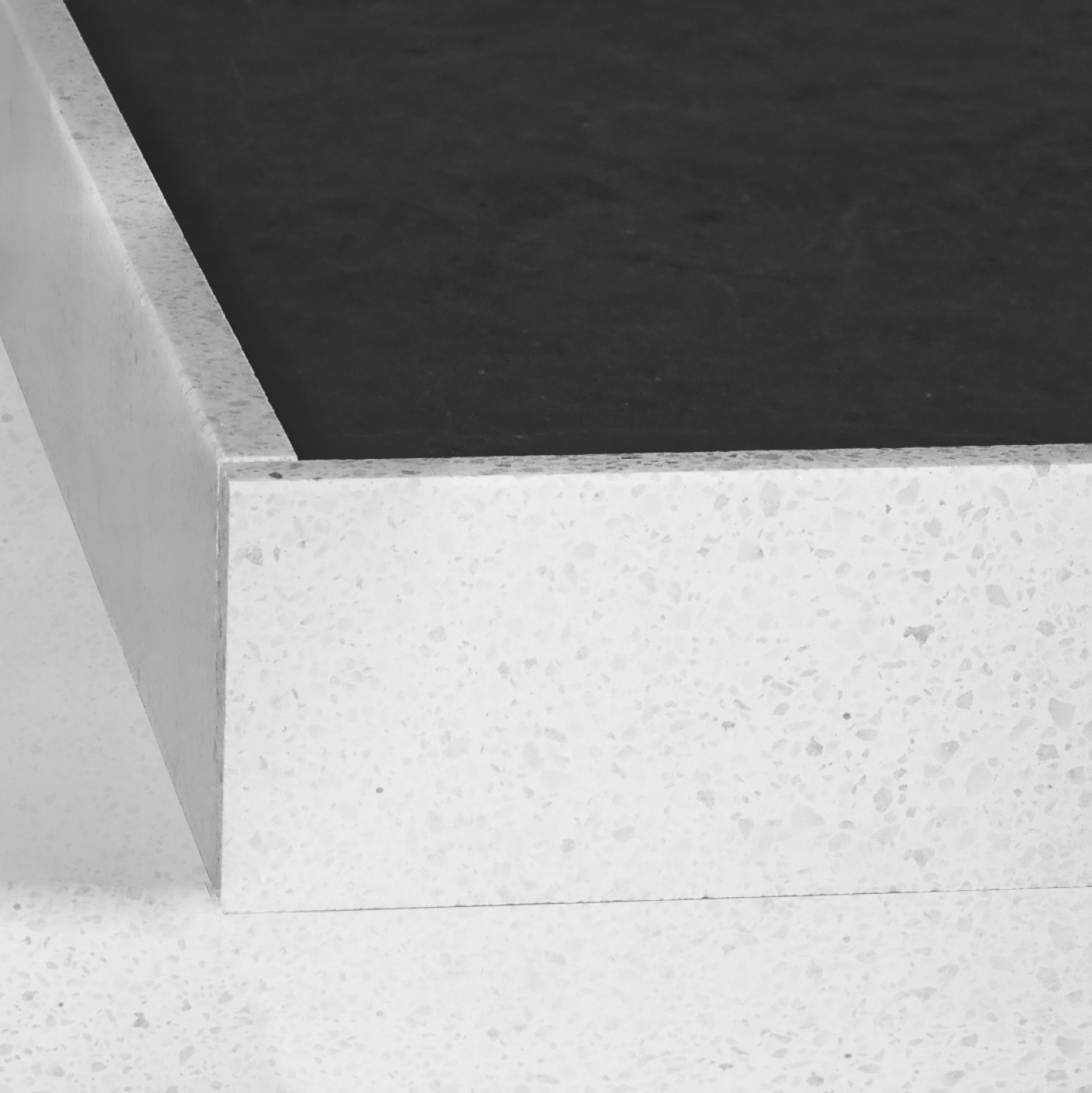 Plinth in terrazzo 'Vetisol Cristo'