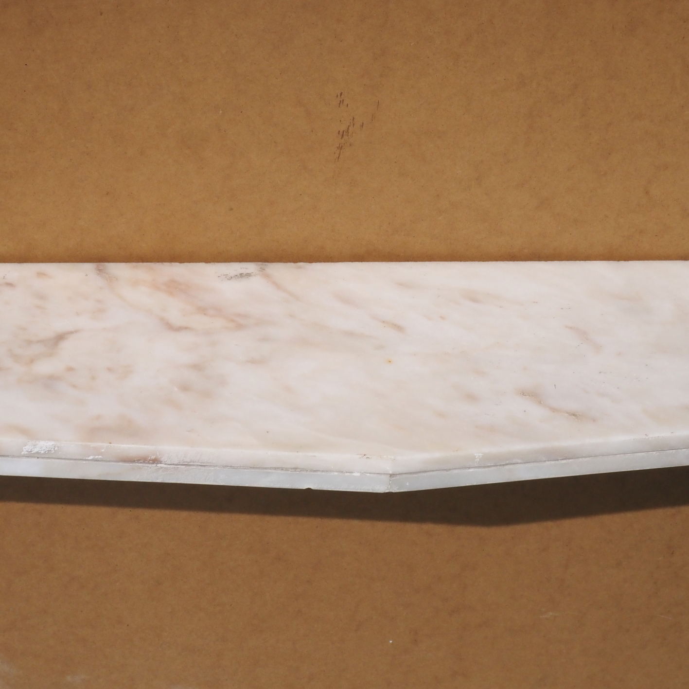 White marble piece (L. 110,5 cm)
