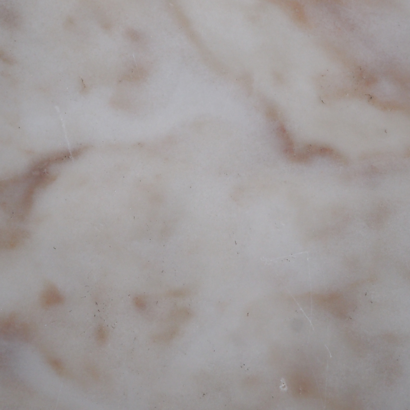 White marble piece (L. 110,5 cm)