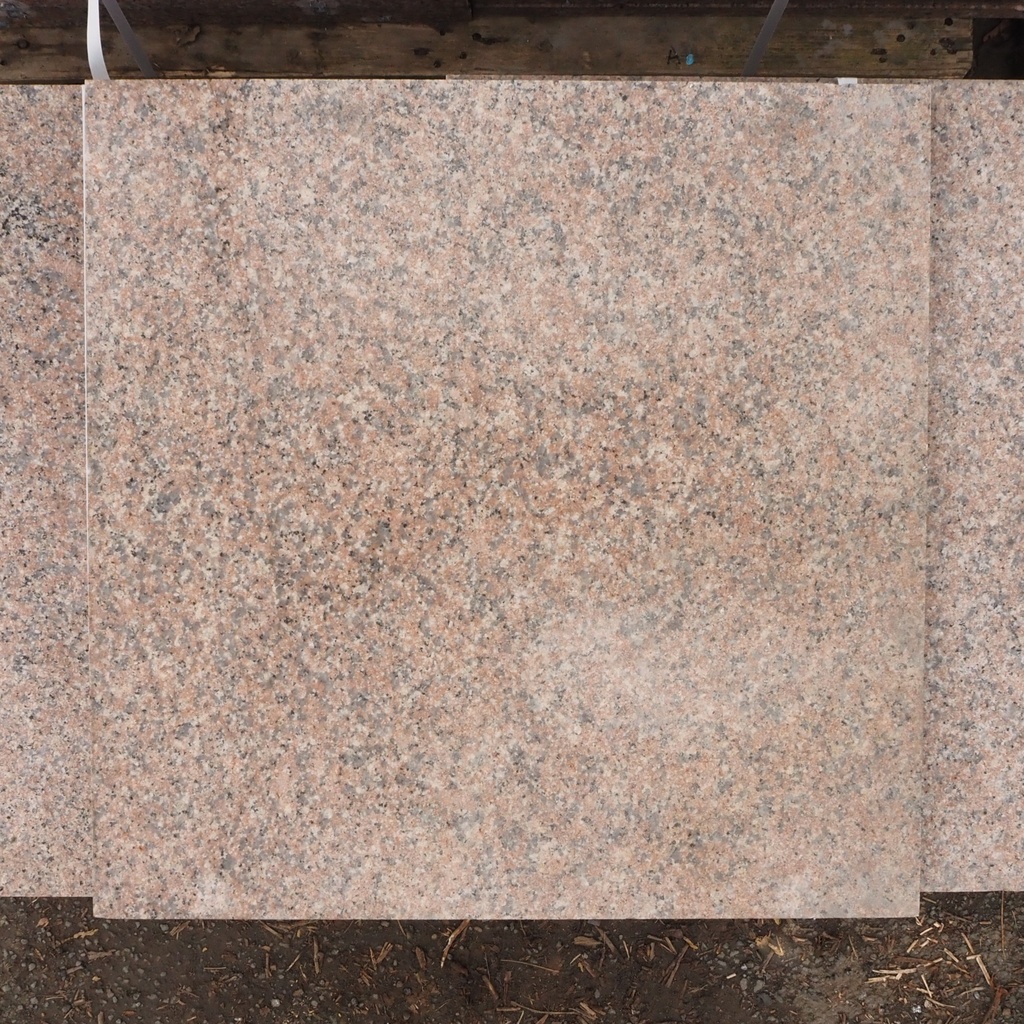Square pink granite slabs with flamed finish (from 2,5 to 2,9 cm thick ...