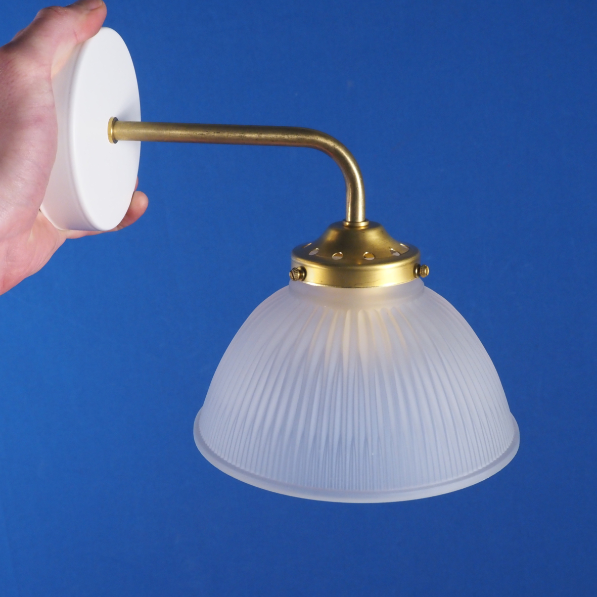 Wall sconce in brass (Screws)