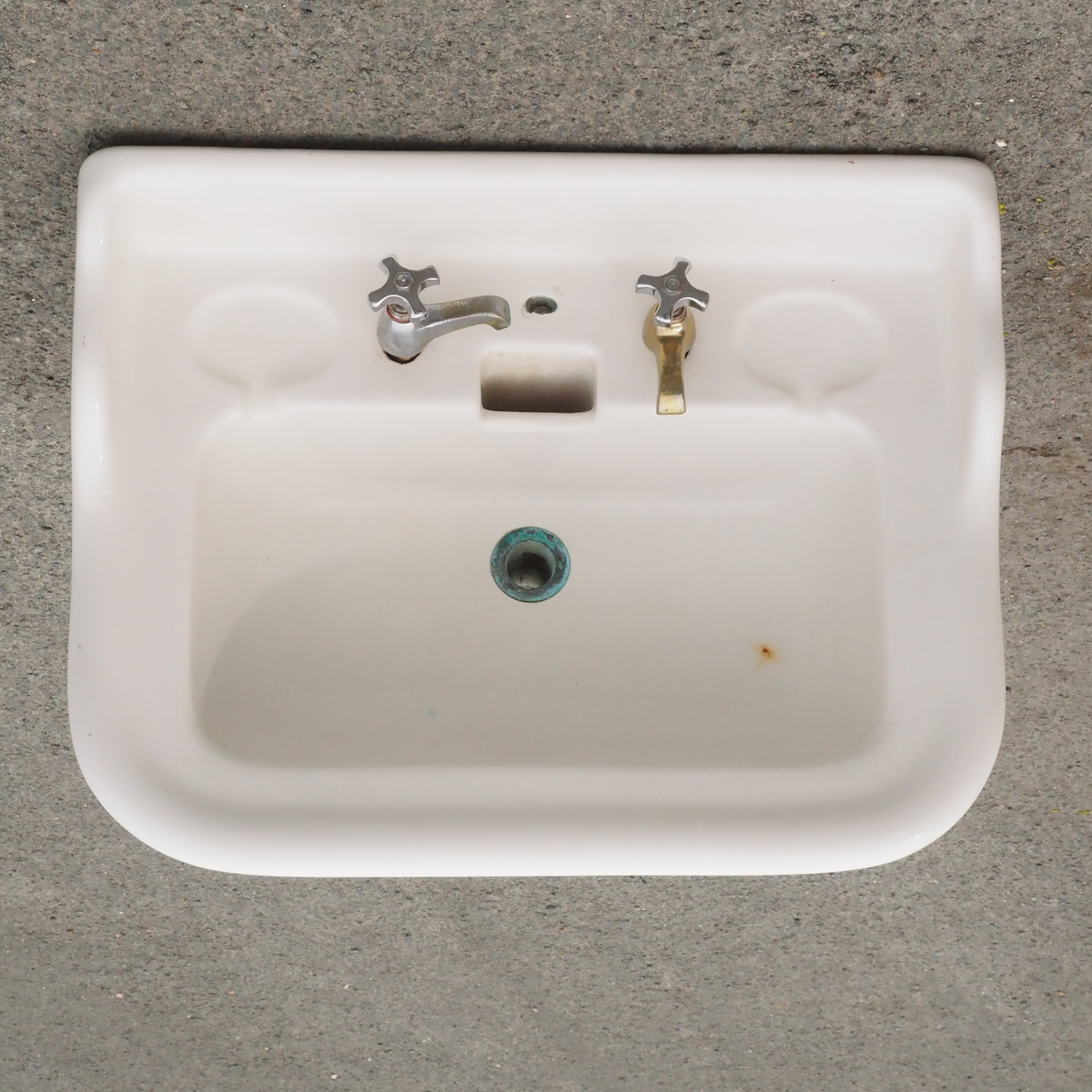 Wall bathroom sink by Jacob Delafon