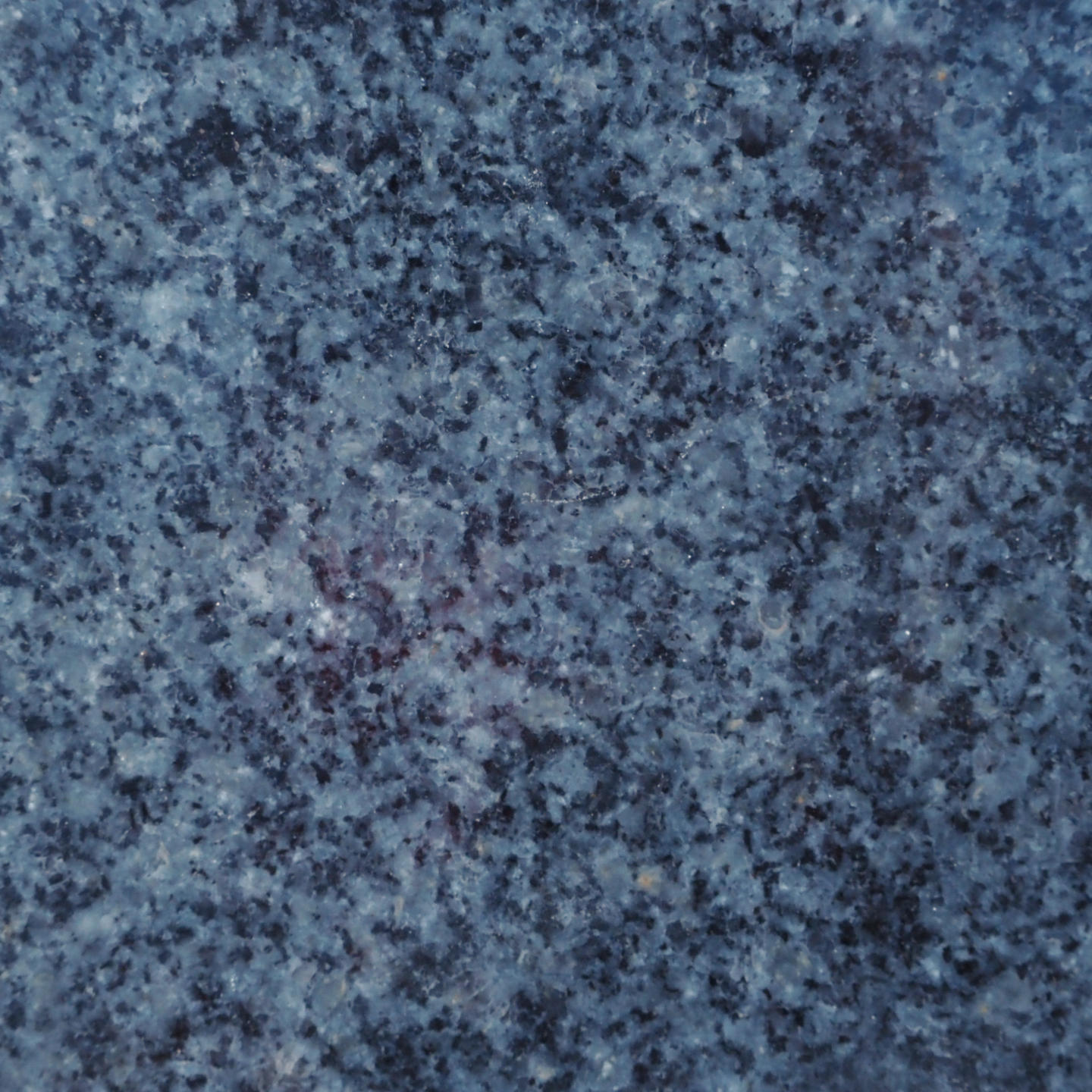 Batch of dark grey granite tiles with polished finish (± 6,5 m2)