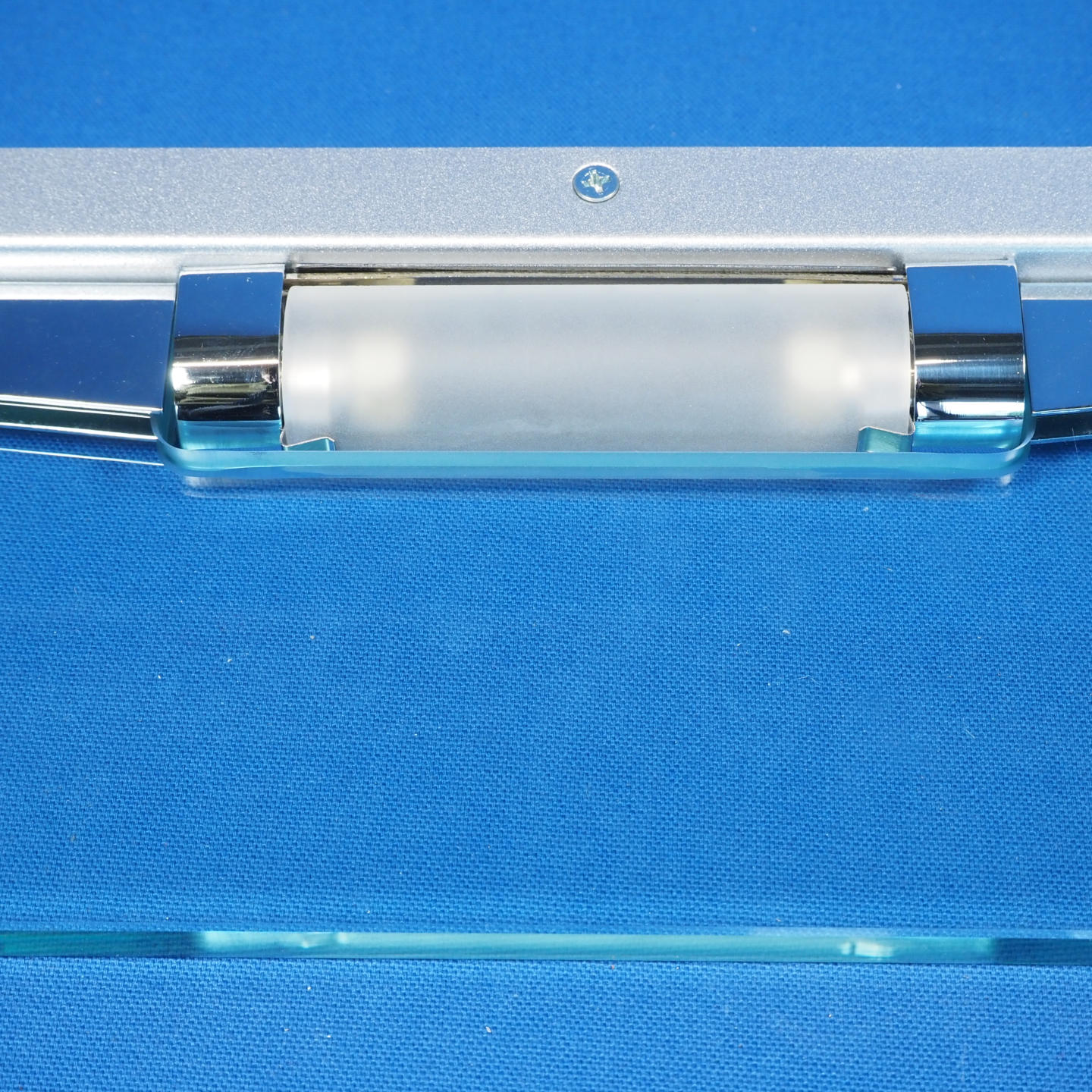 Wall light in aluminium and glass diffuser by Cierre Lampadari (H. 75 cm)