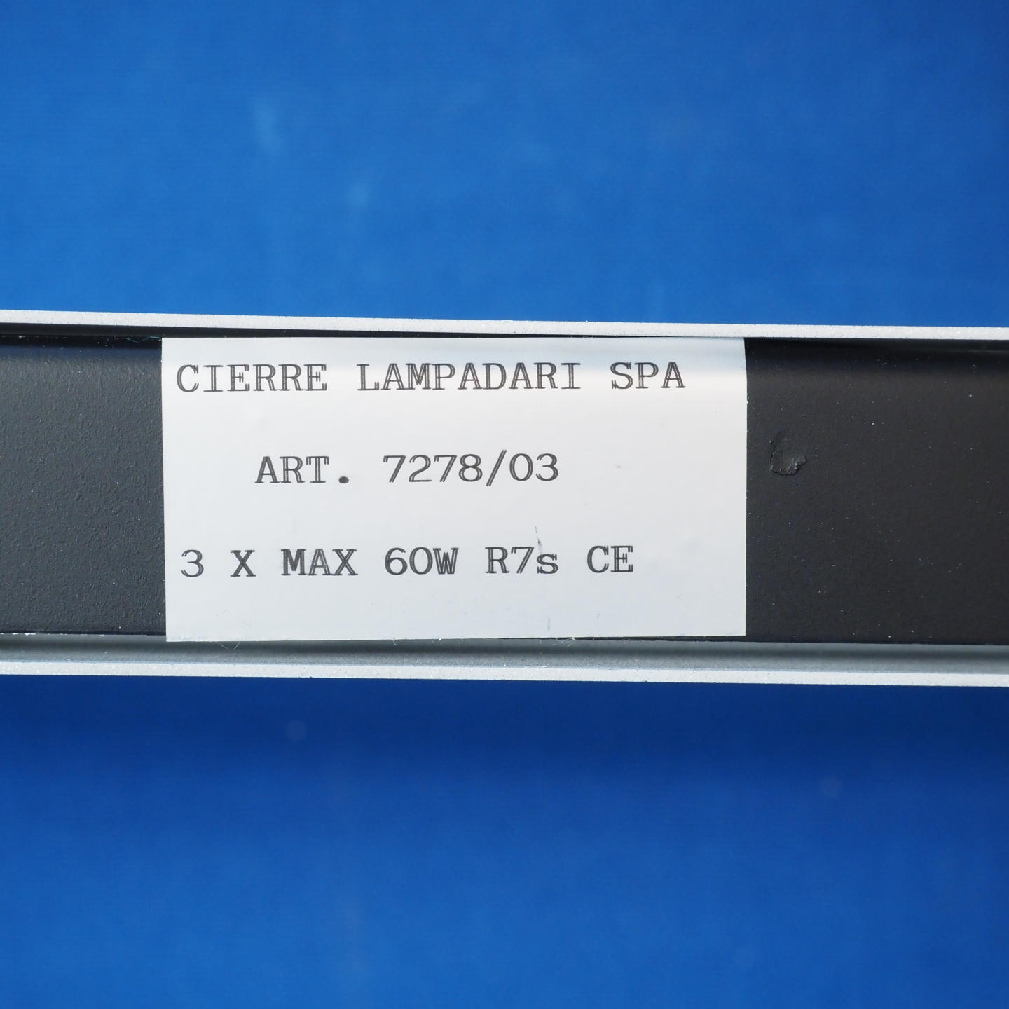 Wall light in aluminium and glass diffuser by Cierre Lampadari (H. 75 cm)