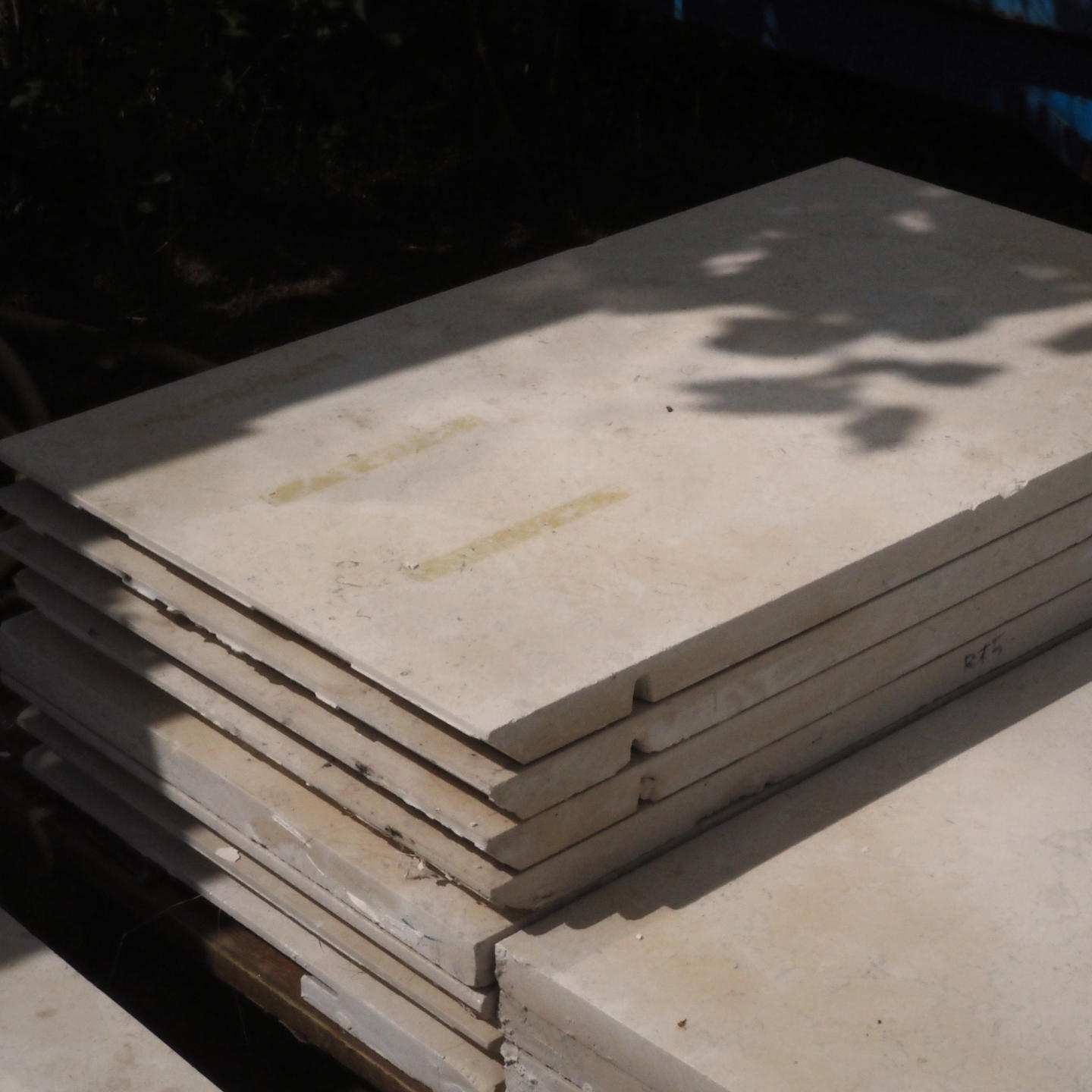 Comblanchien limestone tiles - Only available in our physical shop