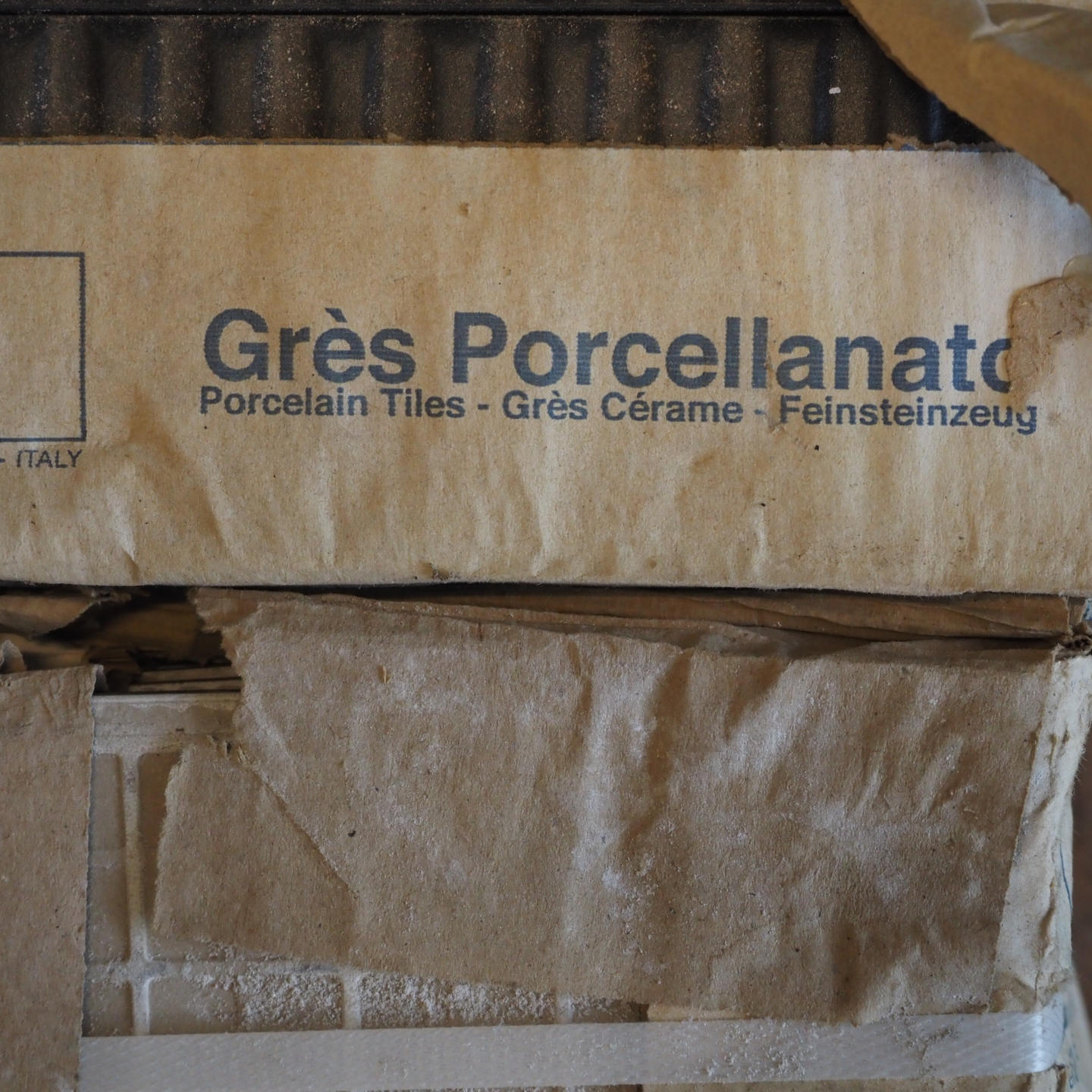 Batch of porcelain tiles by Ceramiche Europe Italy (± 10 m2)