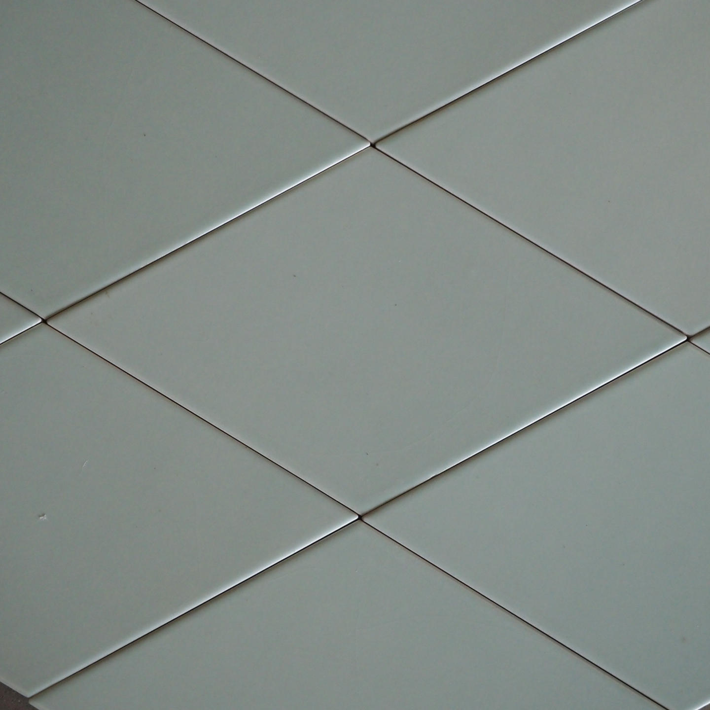Batch of wall ceramic tiles (± 12 m2)
