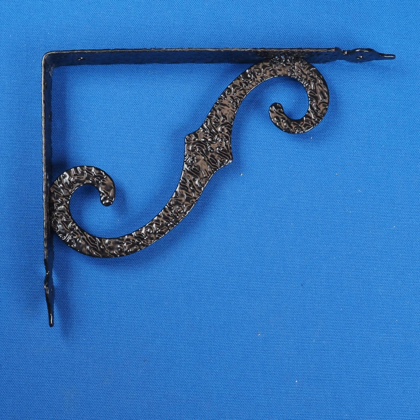 Pair of shelf brackets in wrought iron (20,2 cm x 15,5 cm)