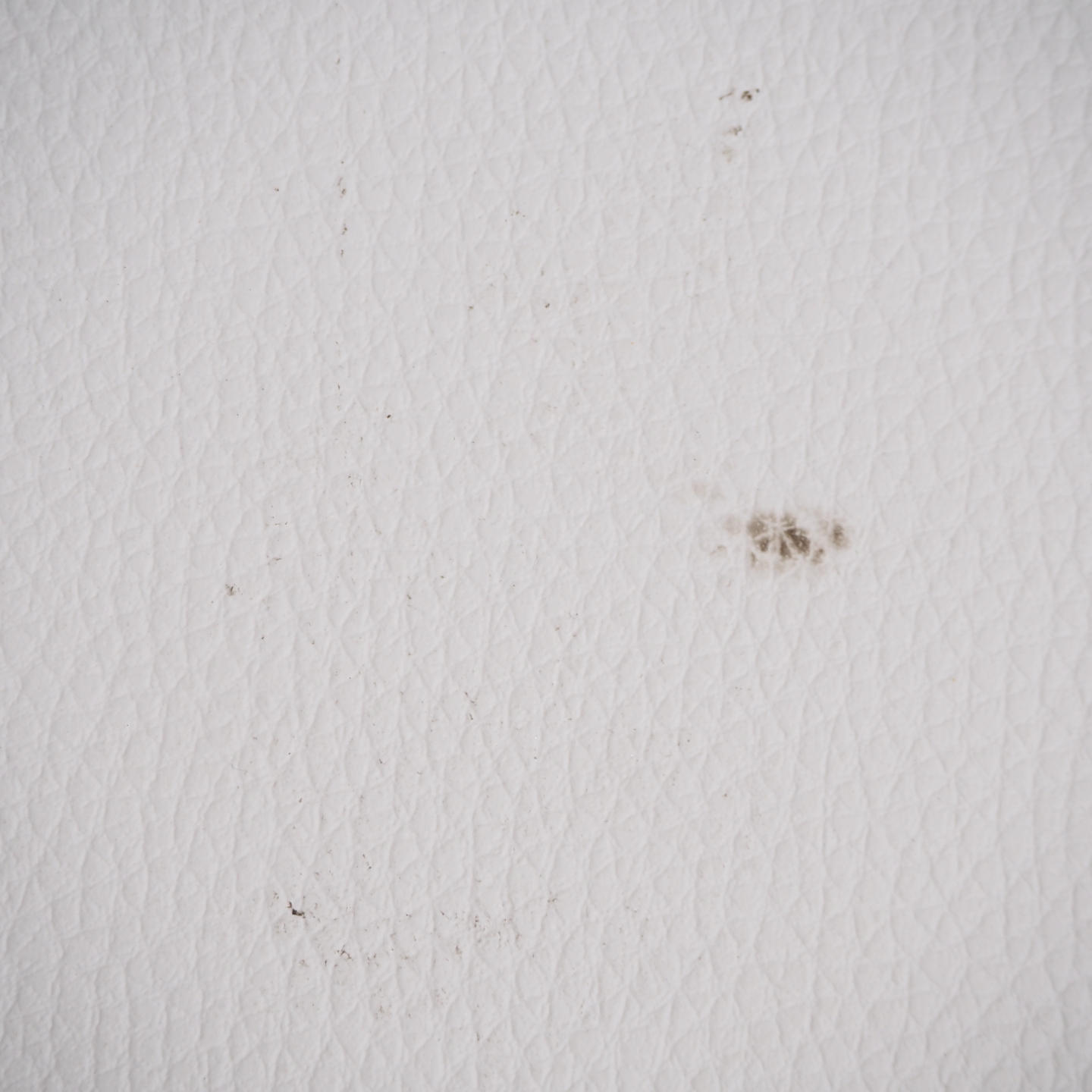 Ottoman in white simili leather