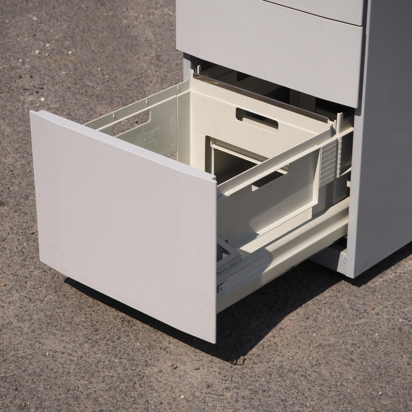 Office cabinet in steel with drawers by Drisag