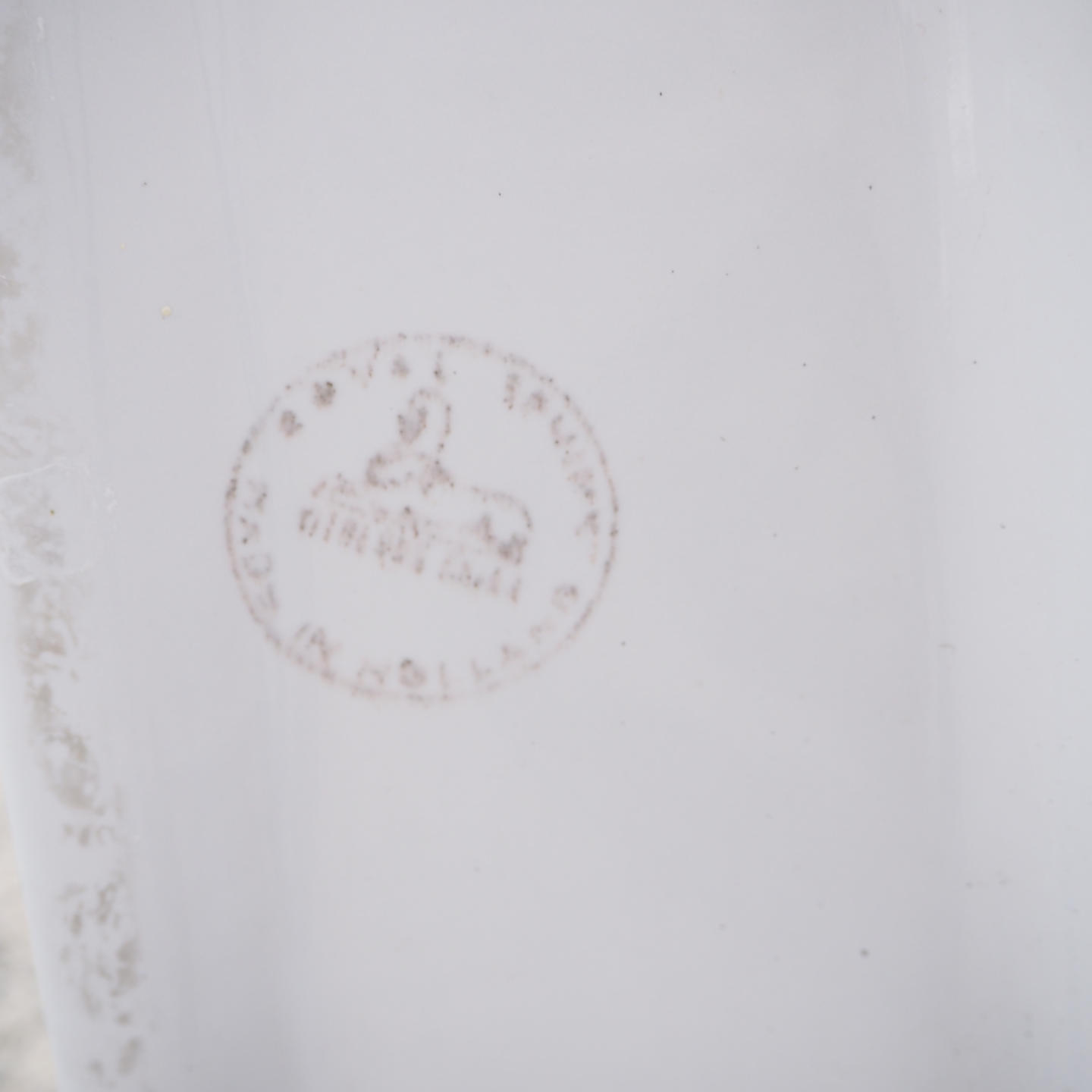 Bathroom sink in ceramic by Sphinx